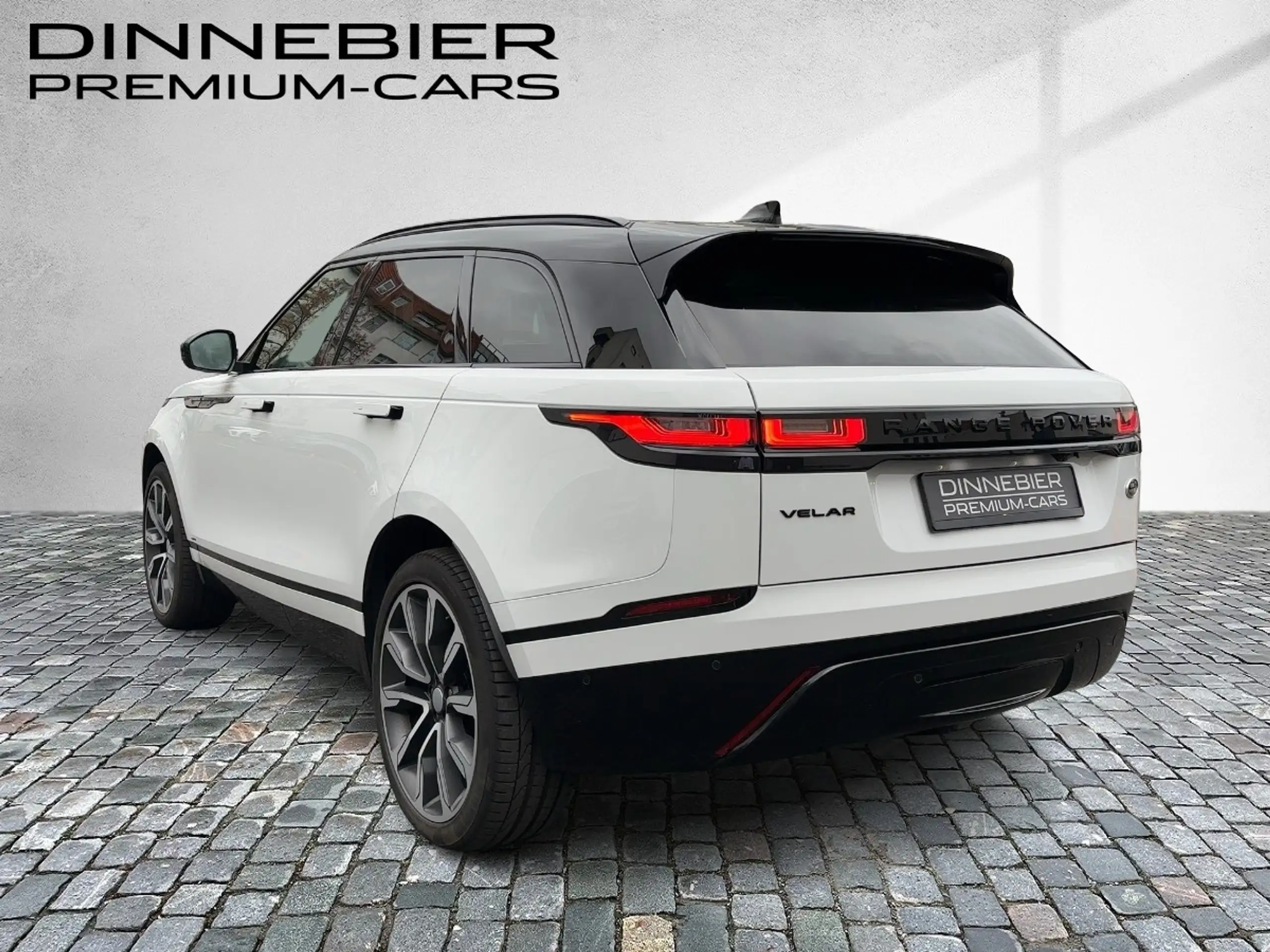 Land Rover - Range Rover Velar