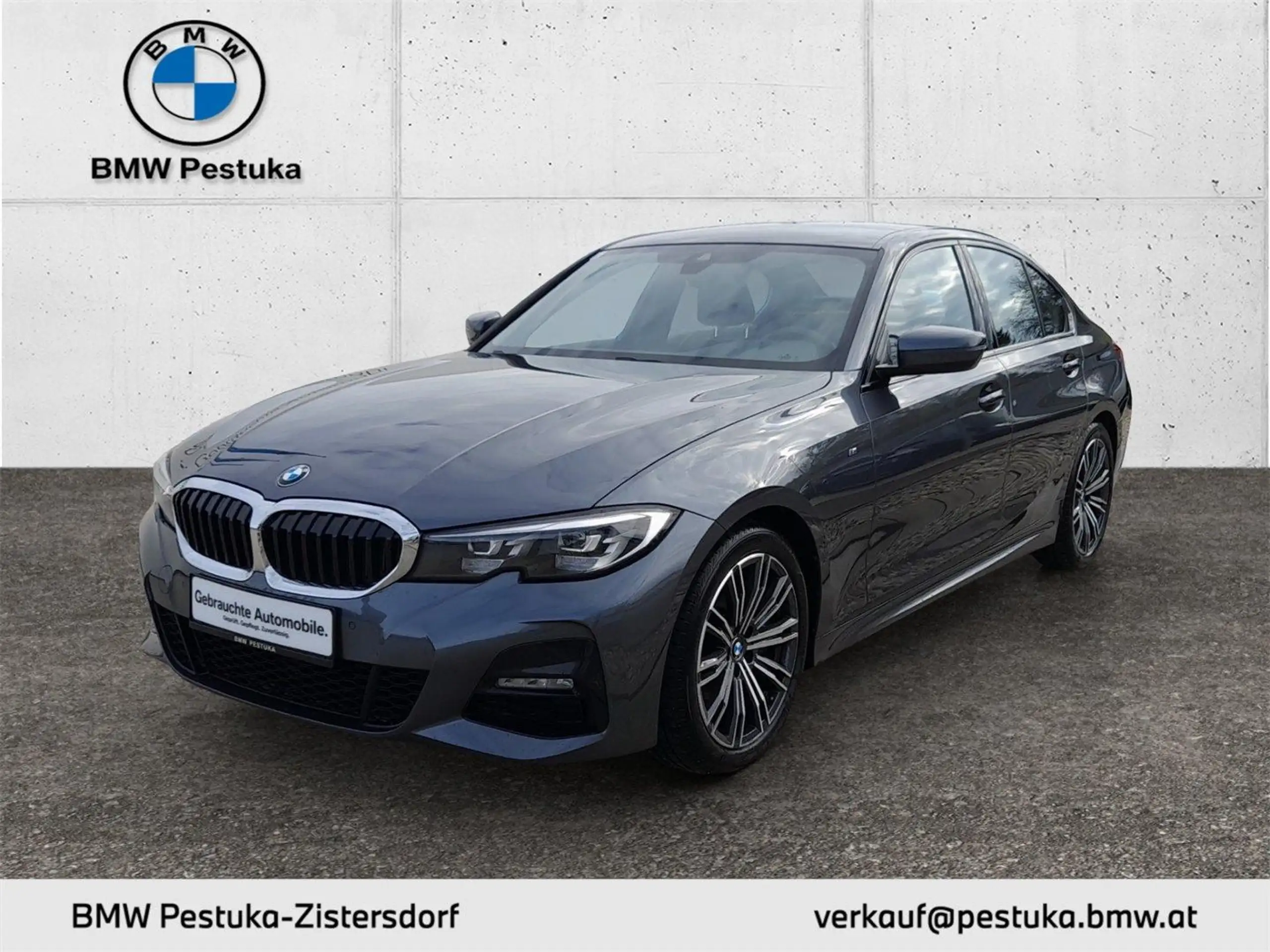 BMW 330 2019