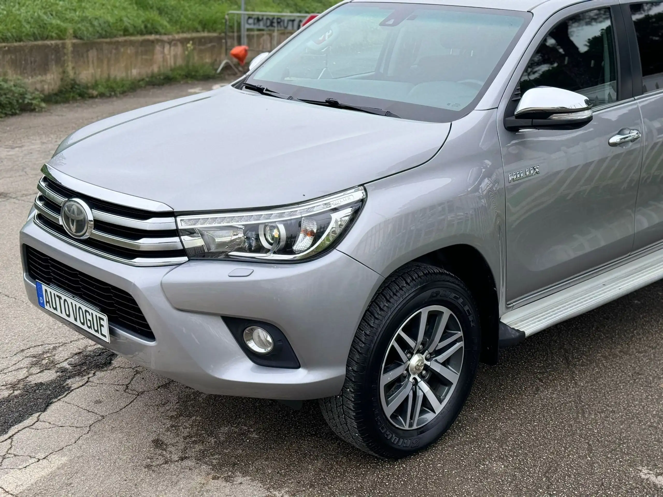 Toyota - Hilux