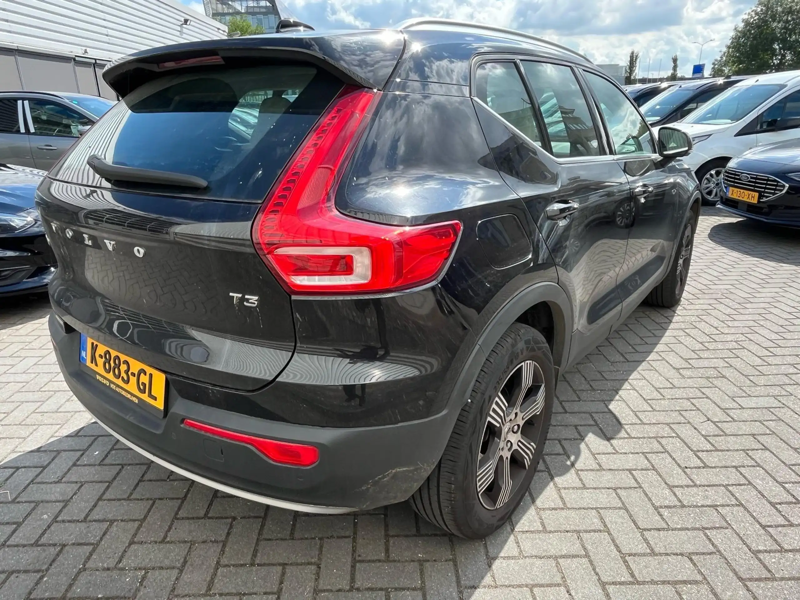 Volvo - XC40