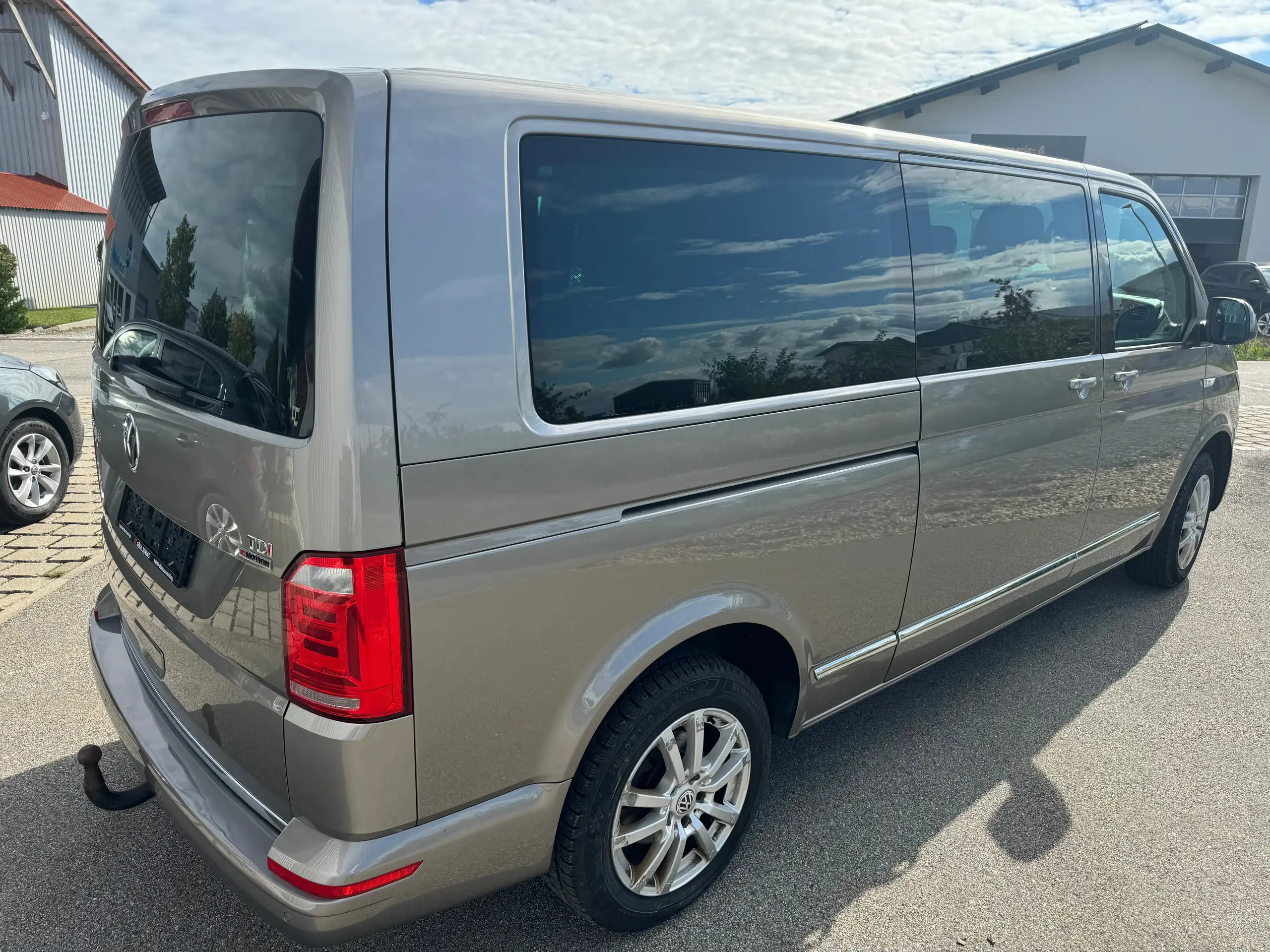 Volkswagen - T6 Caravelle