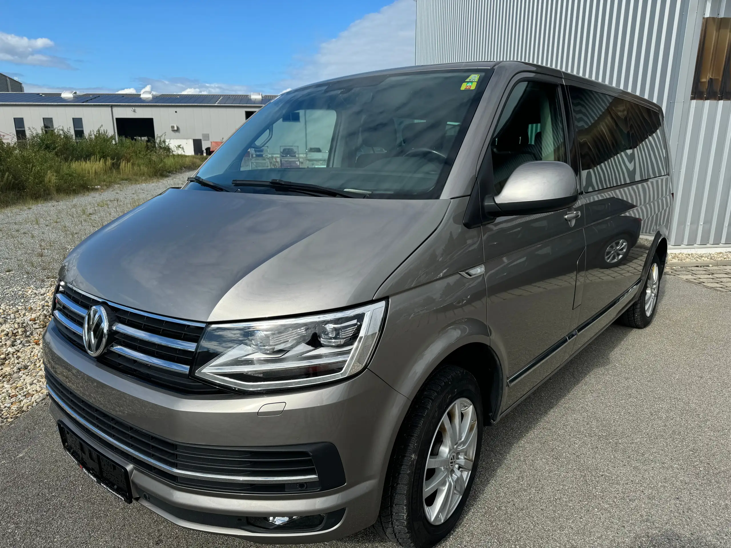 Volkswagen - T6 Caravelle