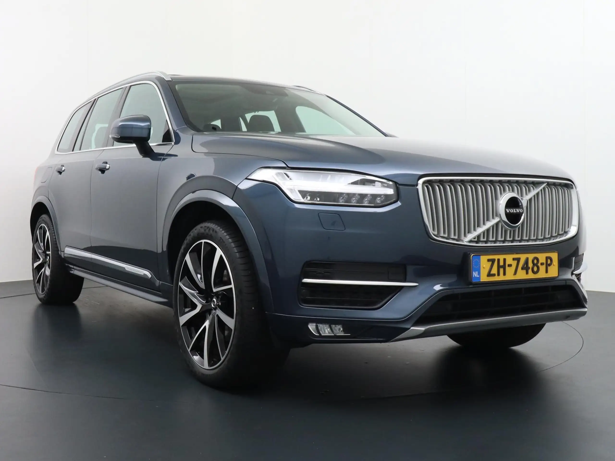 Volvo - XC90