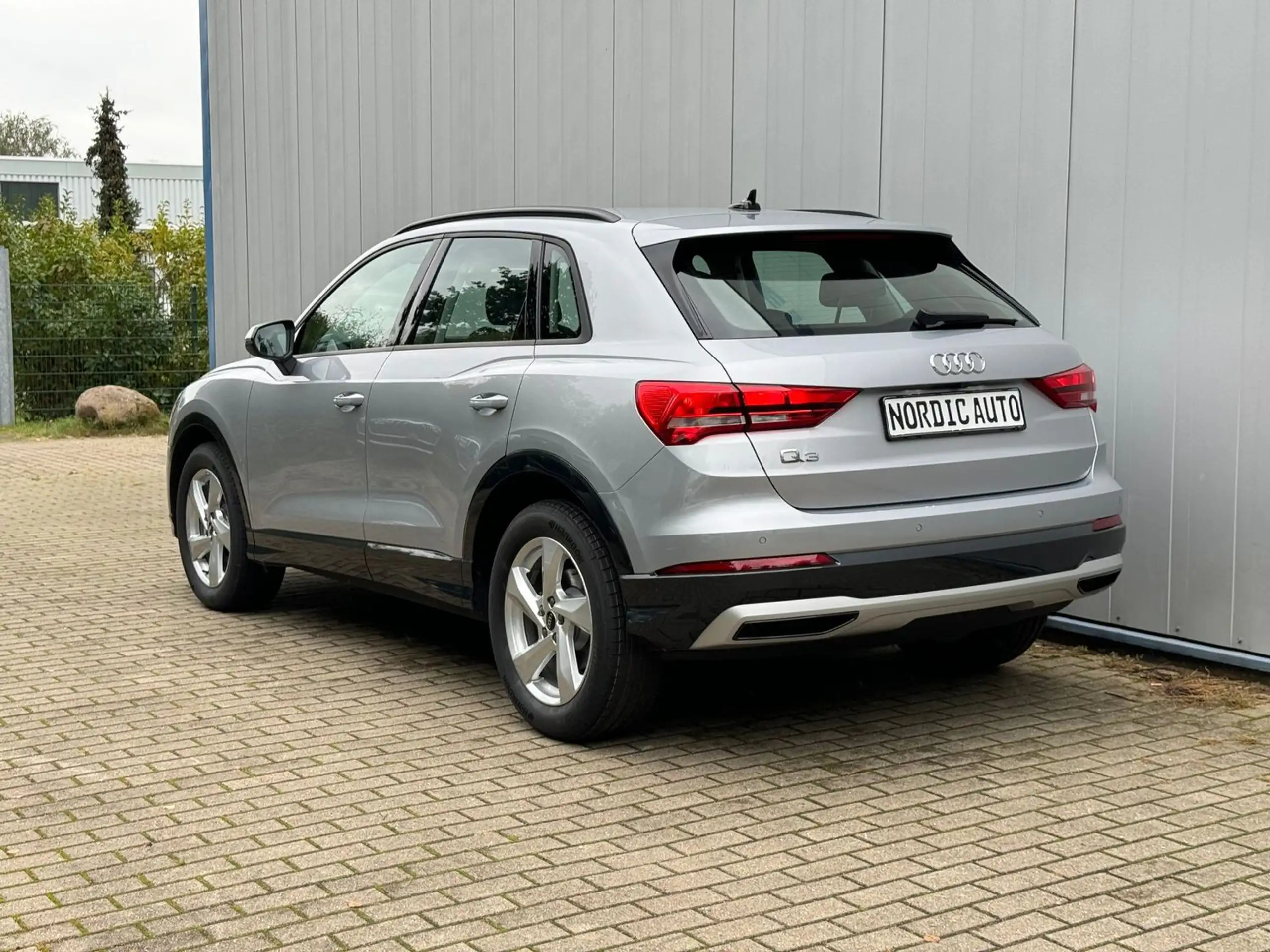 Audi - Q3