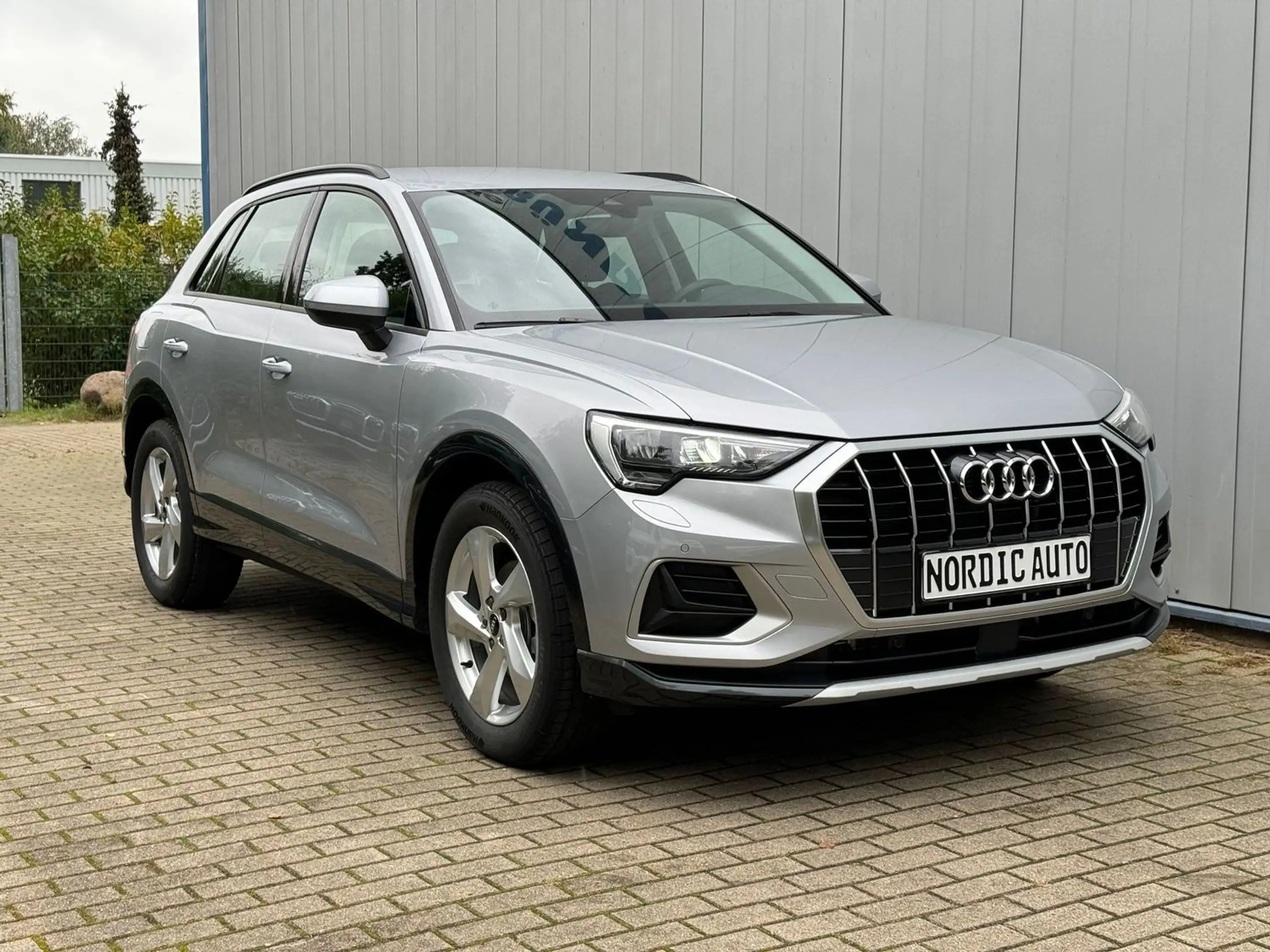 Audi - Q3