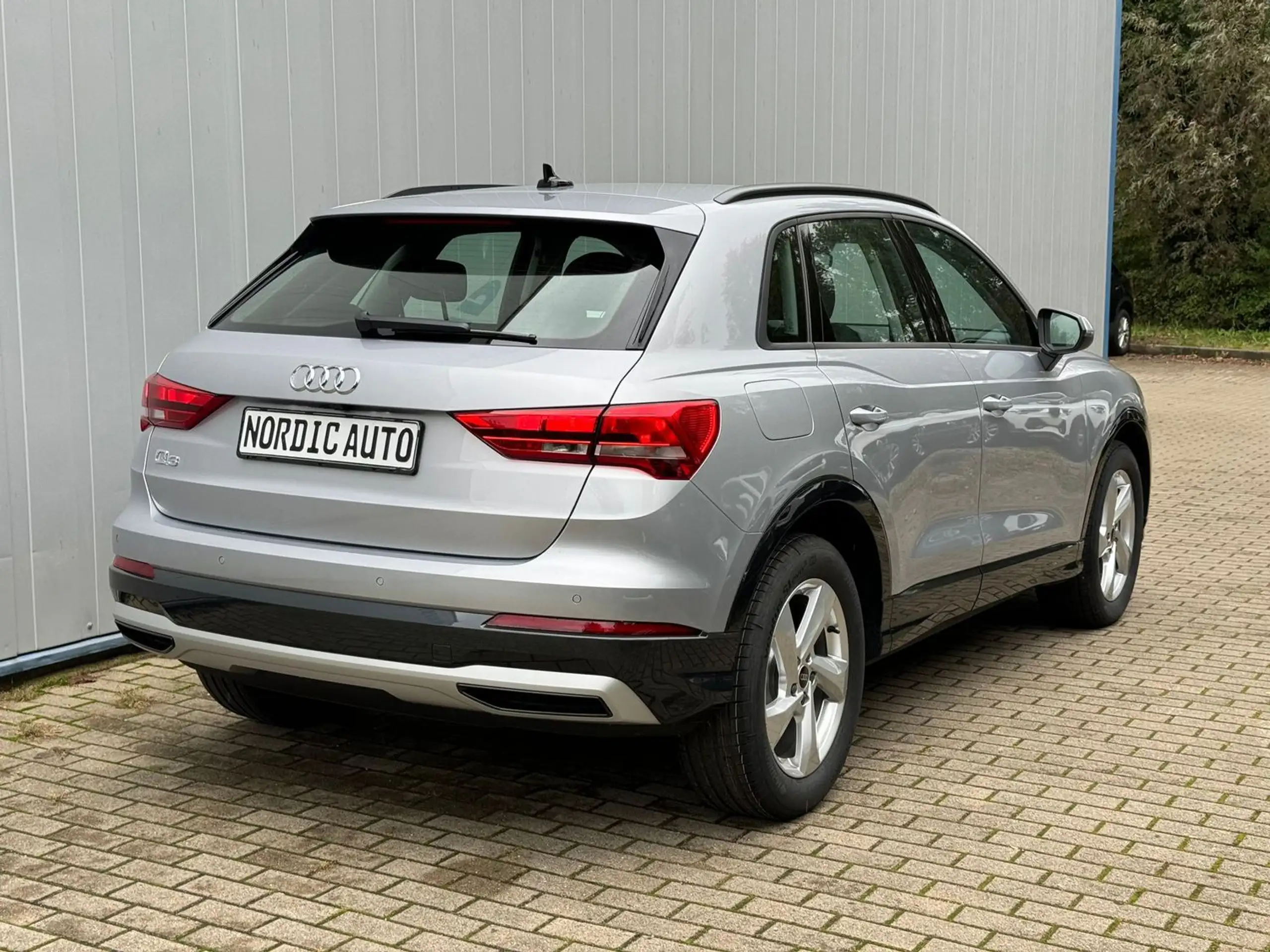 Audi - Q3