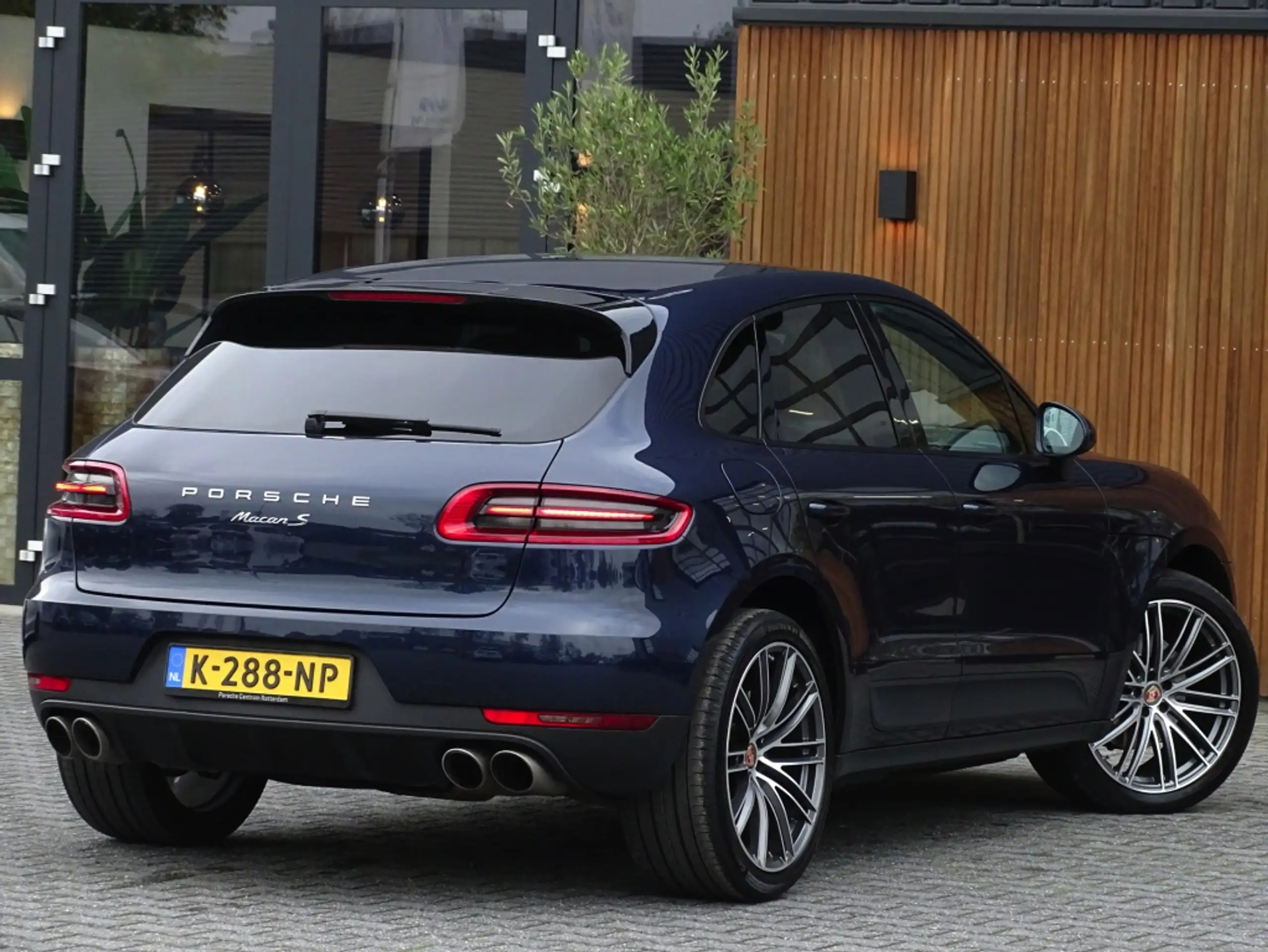 Porsche - Macan