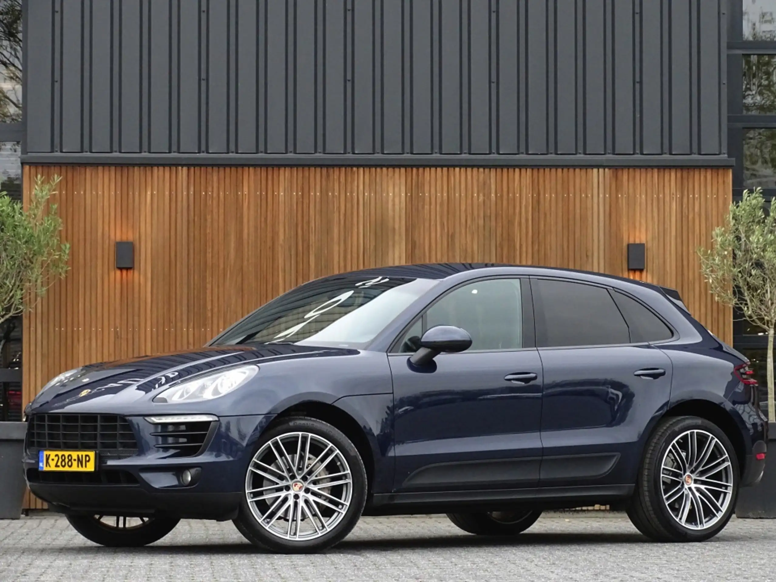 Porsche - Macan