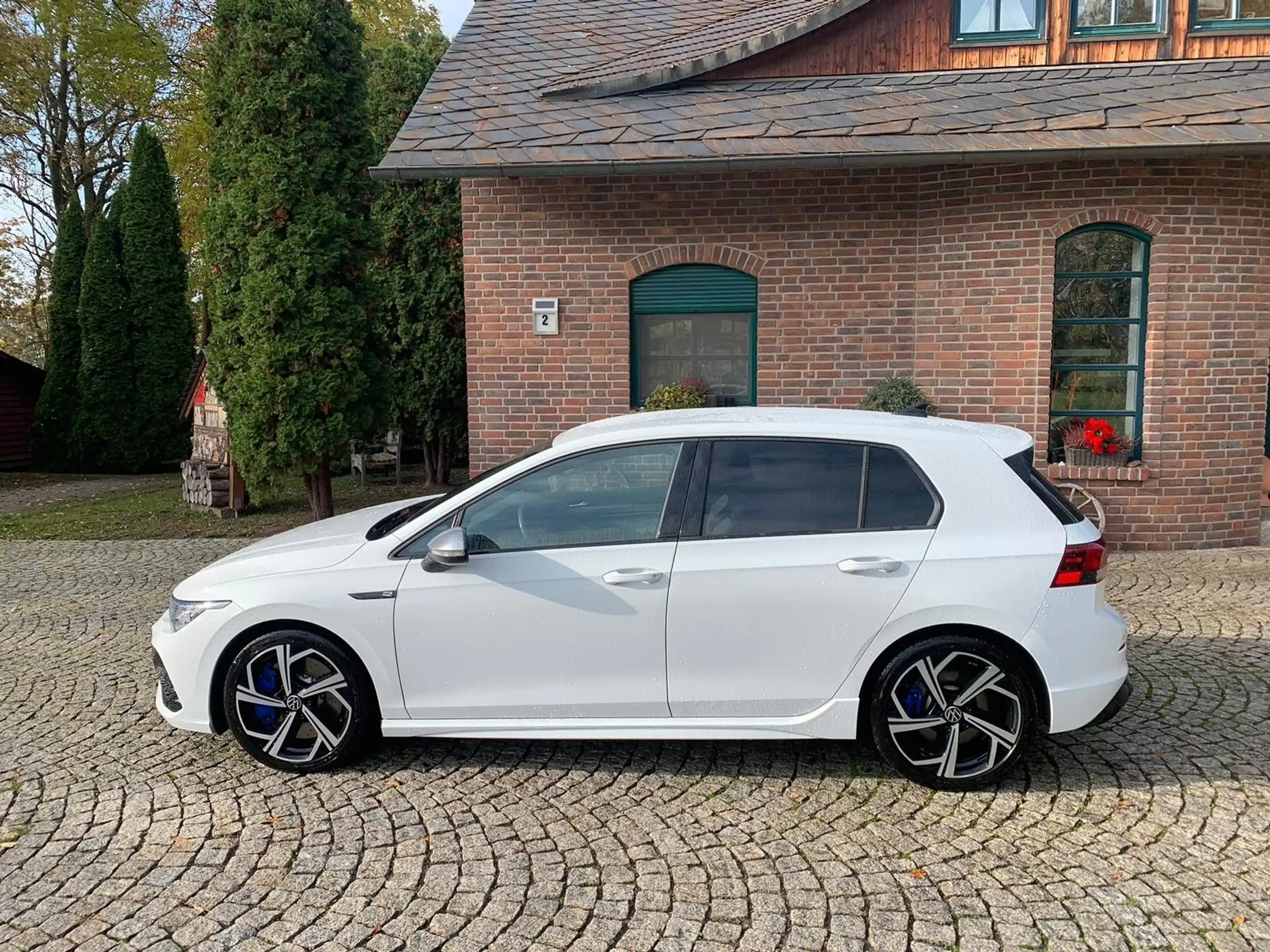 Volkswagen - Golf