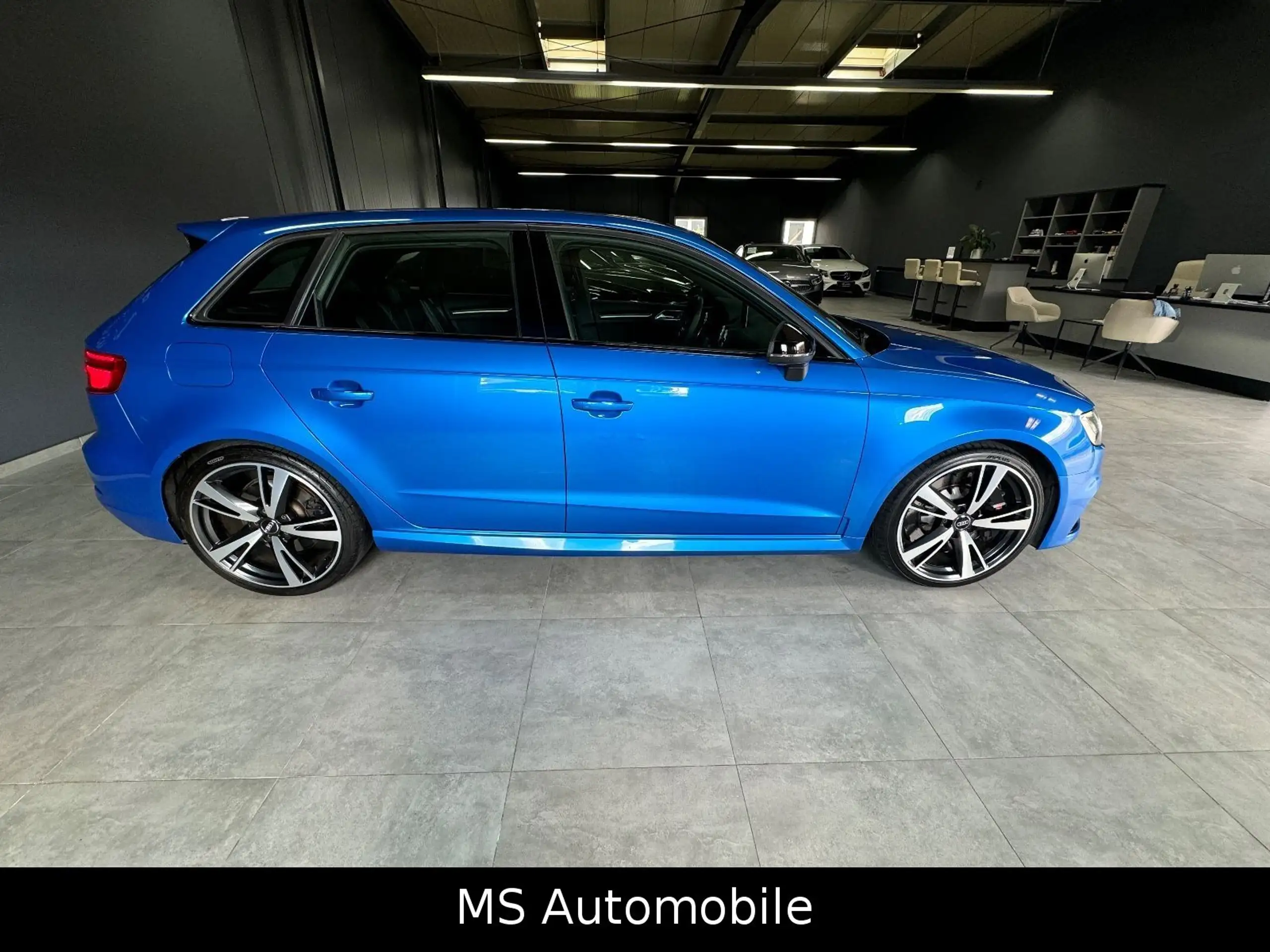 Audi - RS3