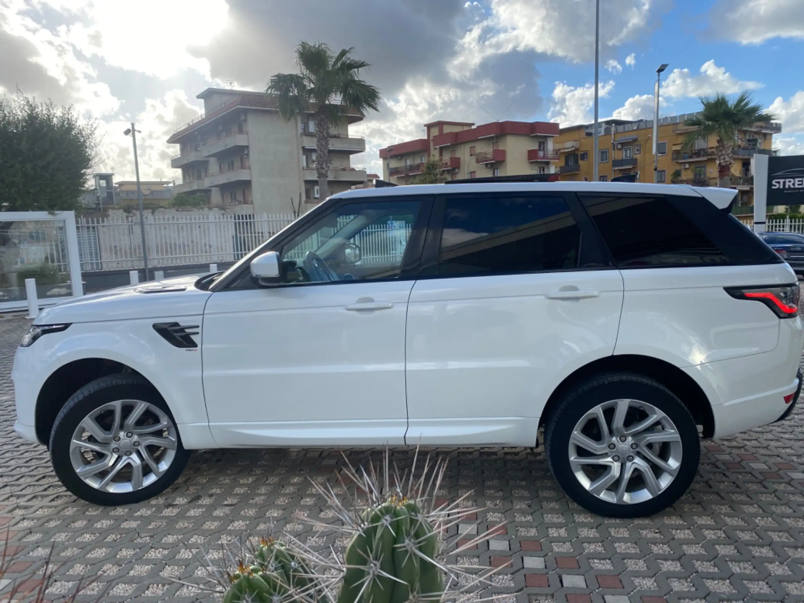 Land Rover - Range Rover Sport