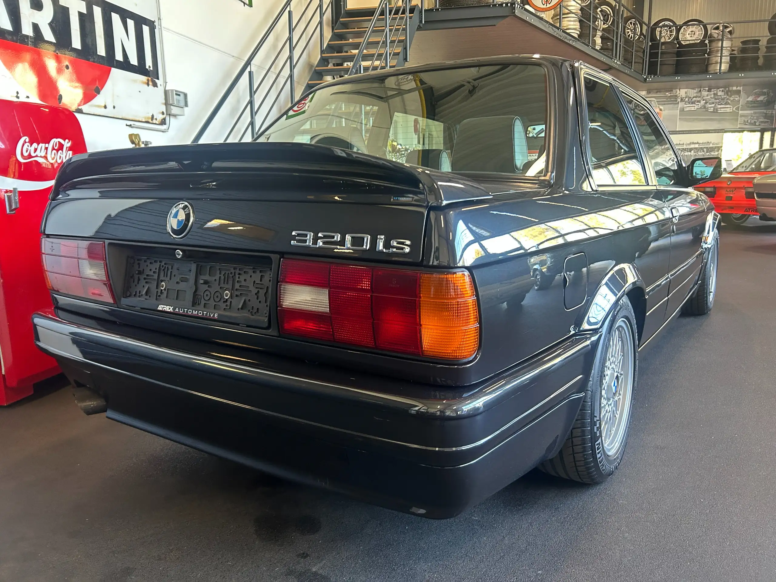 BMW - 320