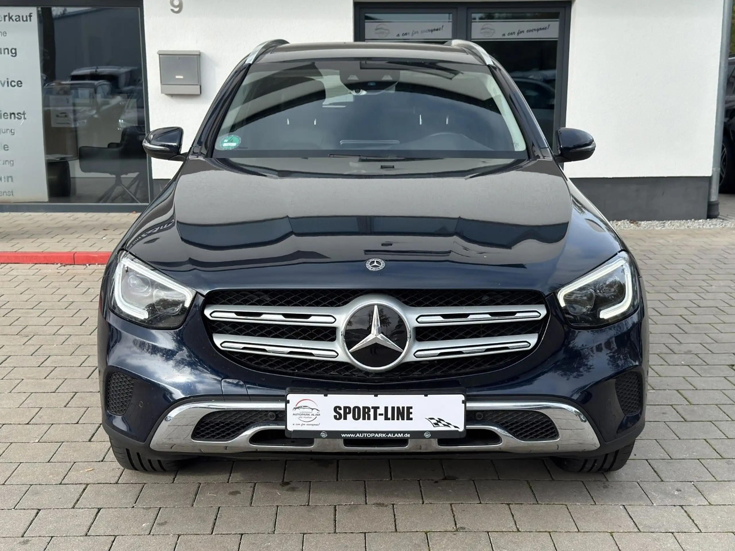 Mercedes-Benz - GLC 220