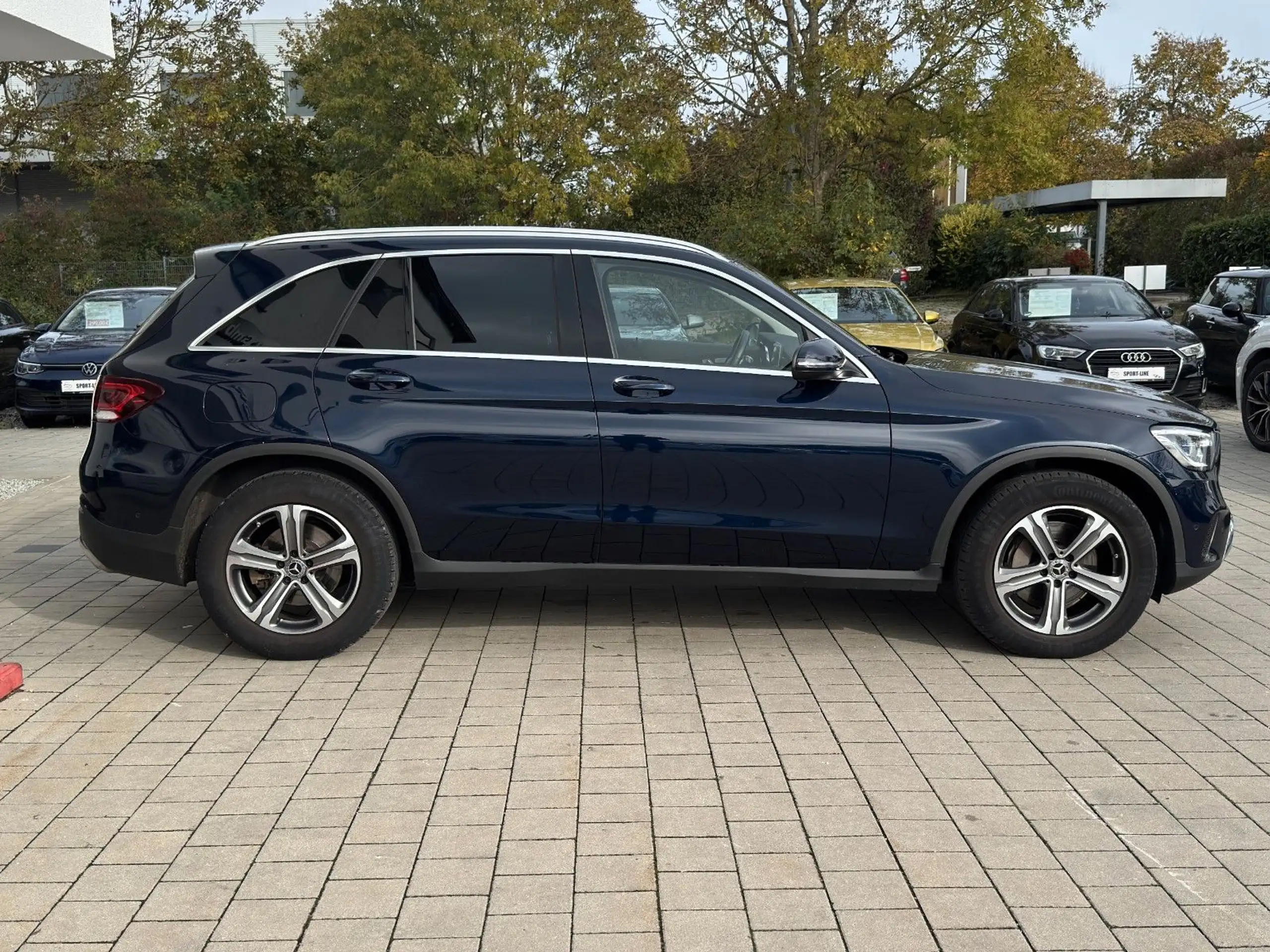 Mercedes-Benz - GLC 220