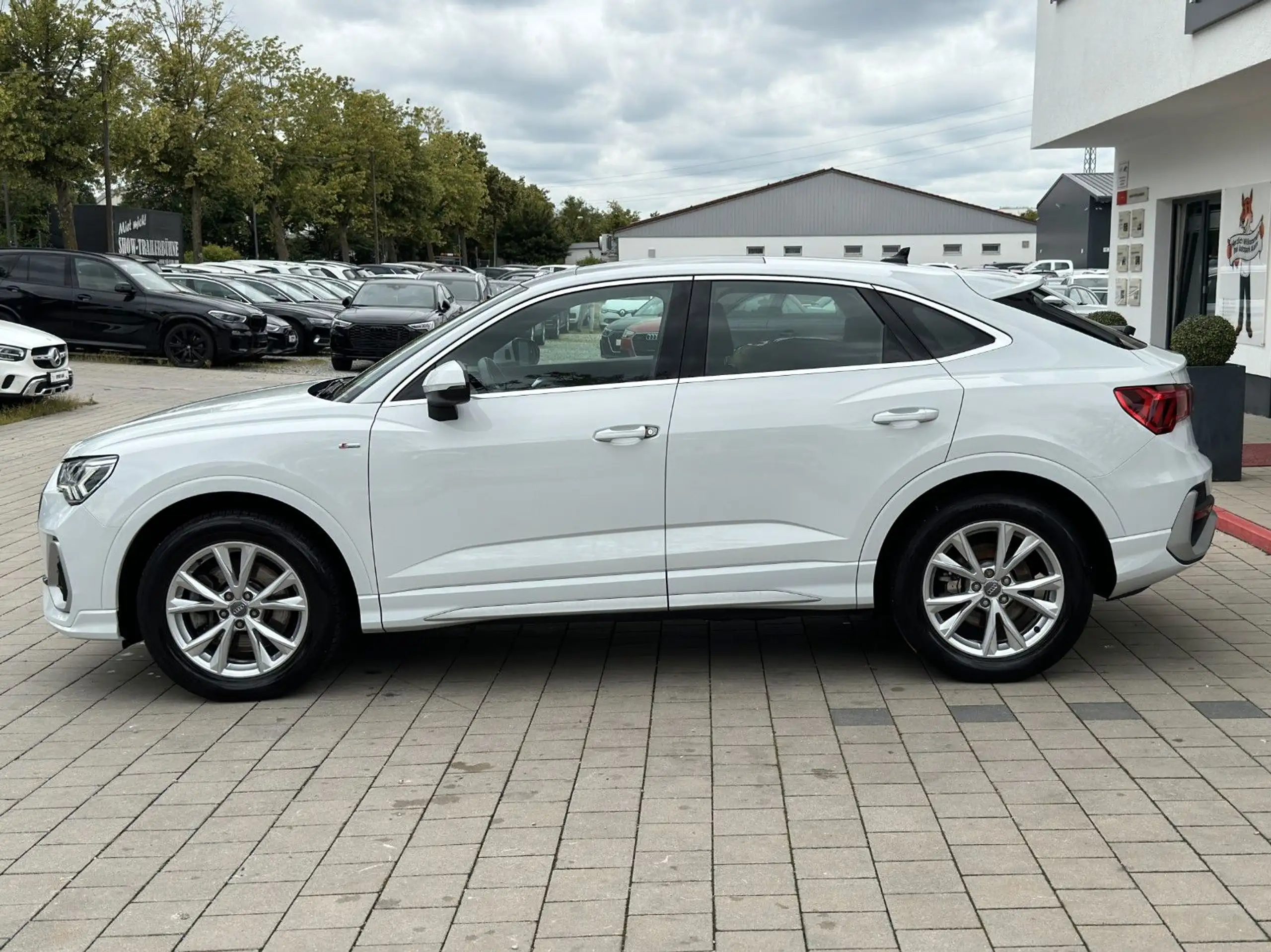 Audi - Q3