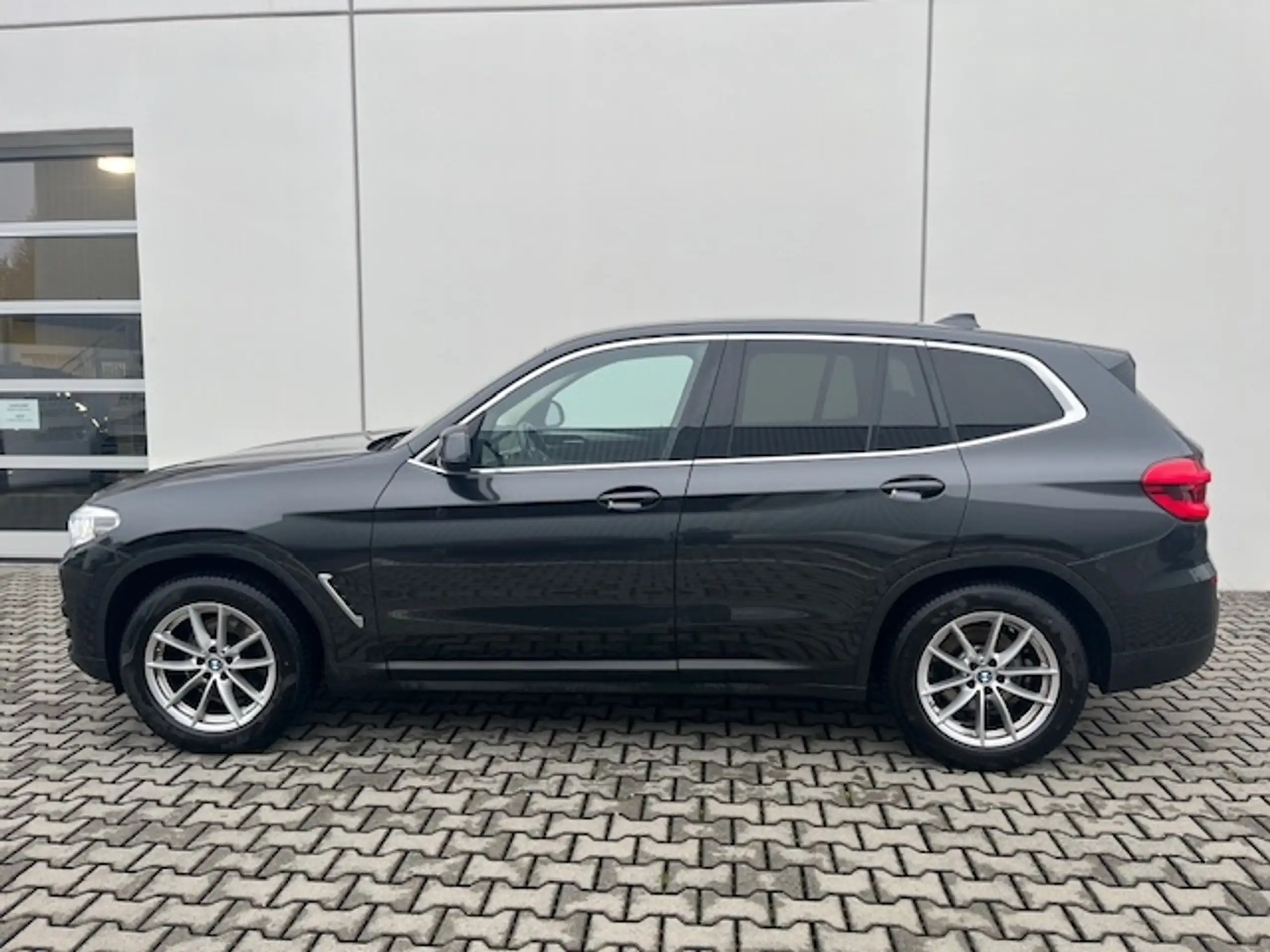 BMW - X3