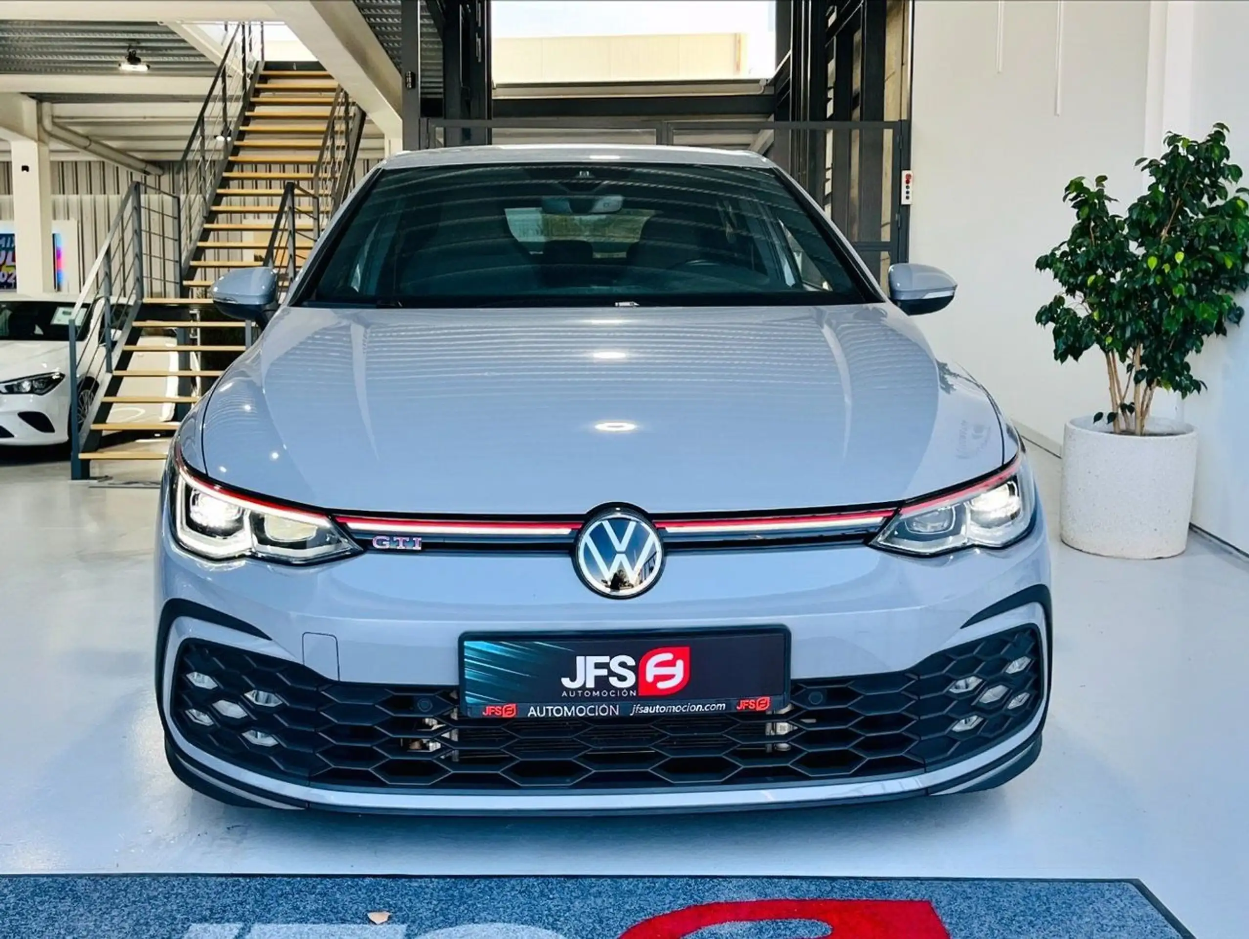 Volkswagen - Golf GTI