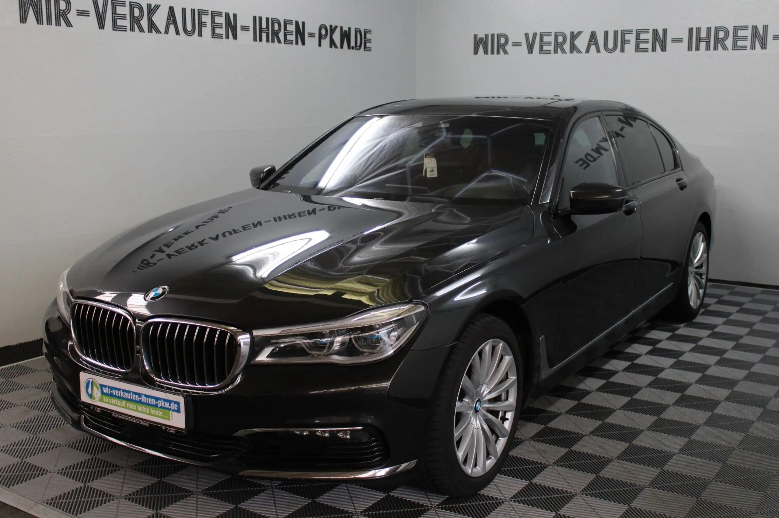 BMW 730 2016