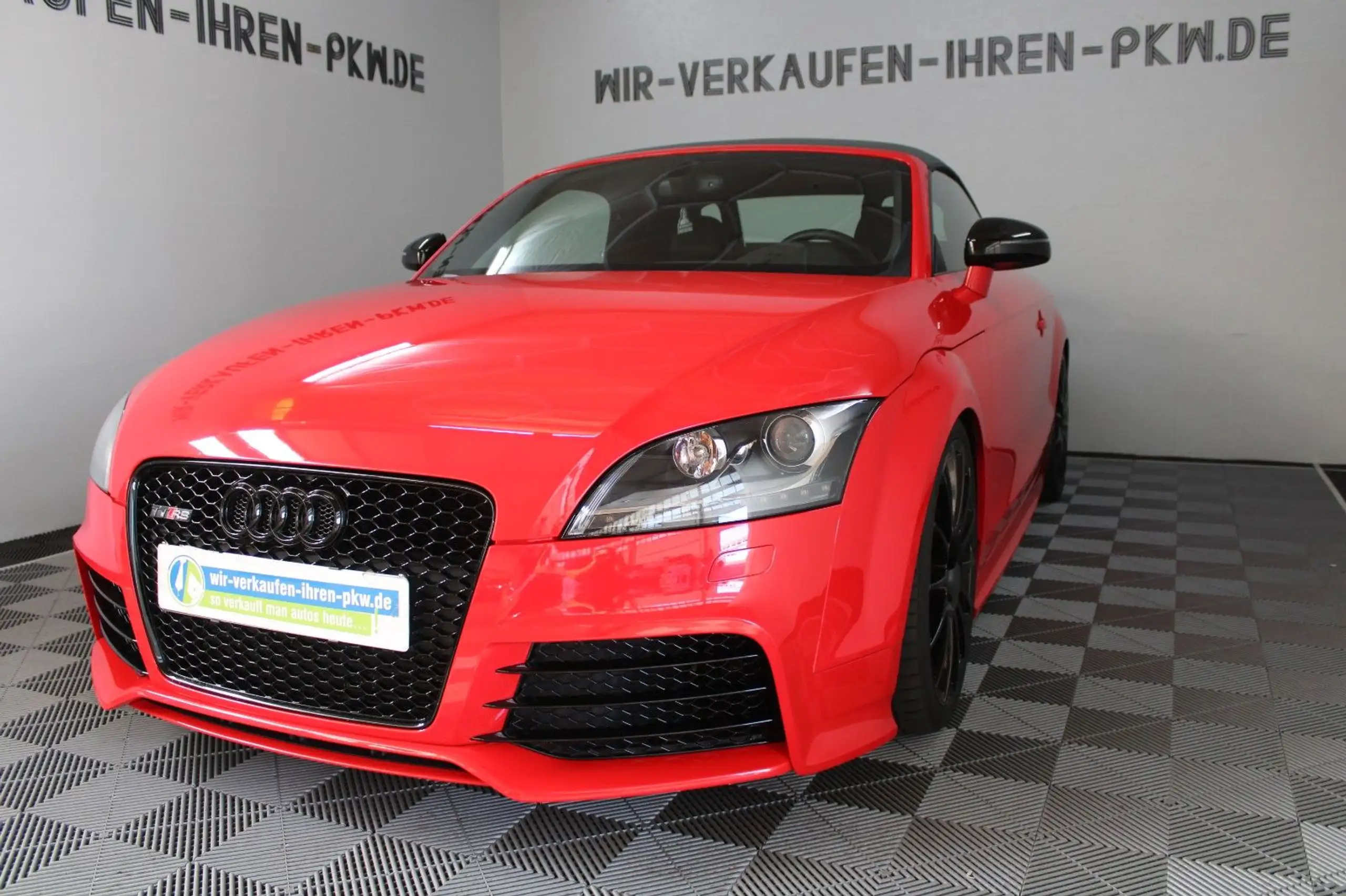 Audi - TT RS