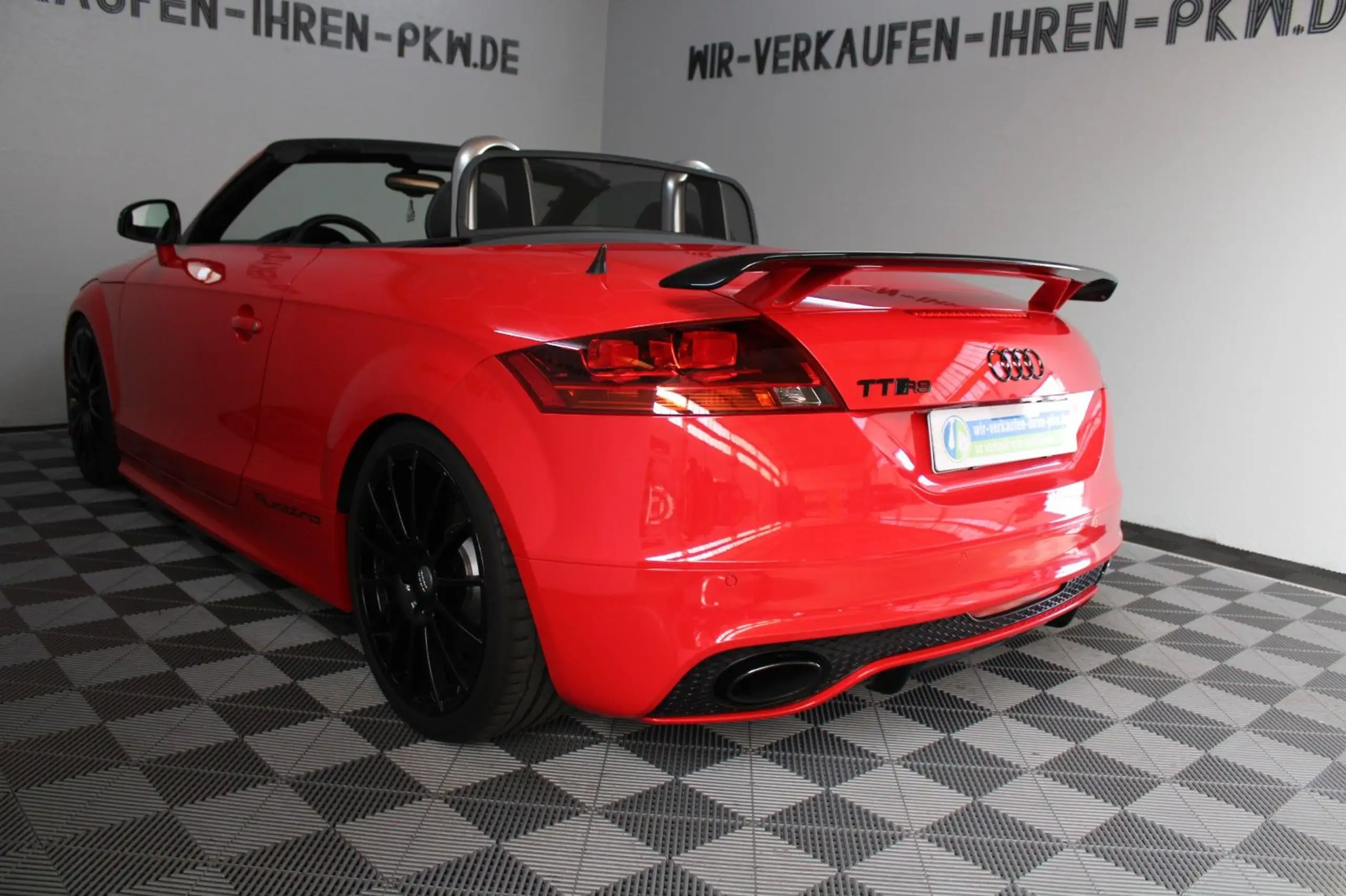 Audi - TT RS