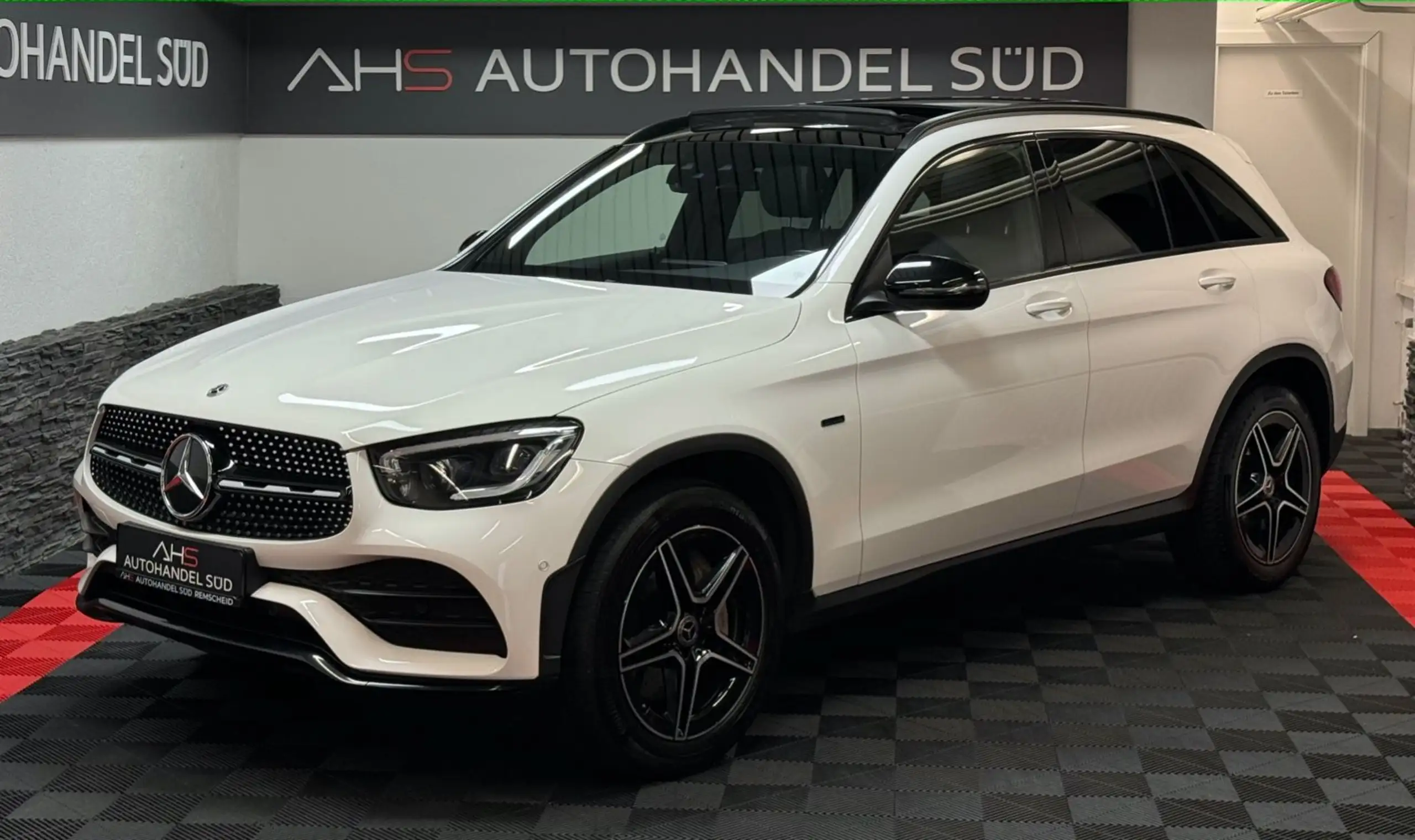 Mercedes-Benz - GLC 300