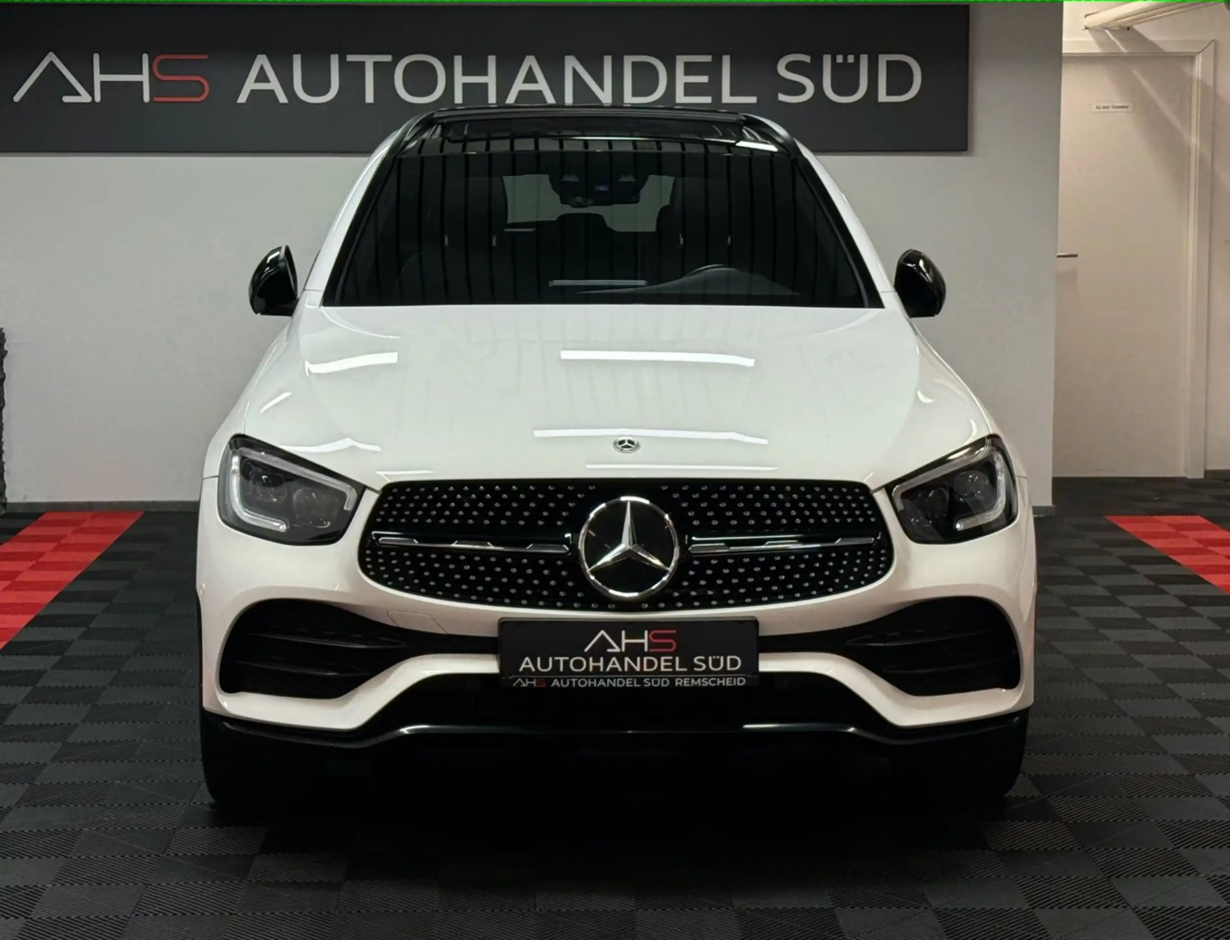 Mercedes-Benz - GLC 300