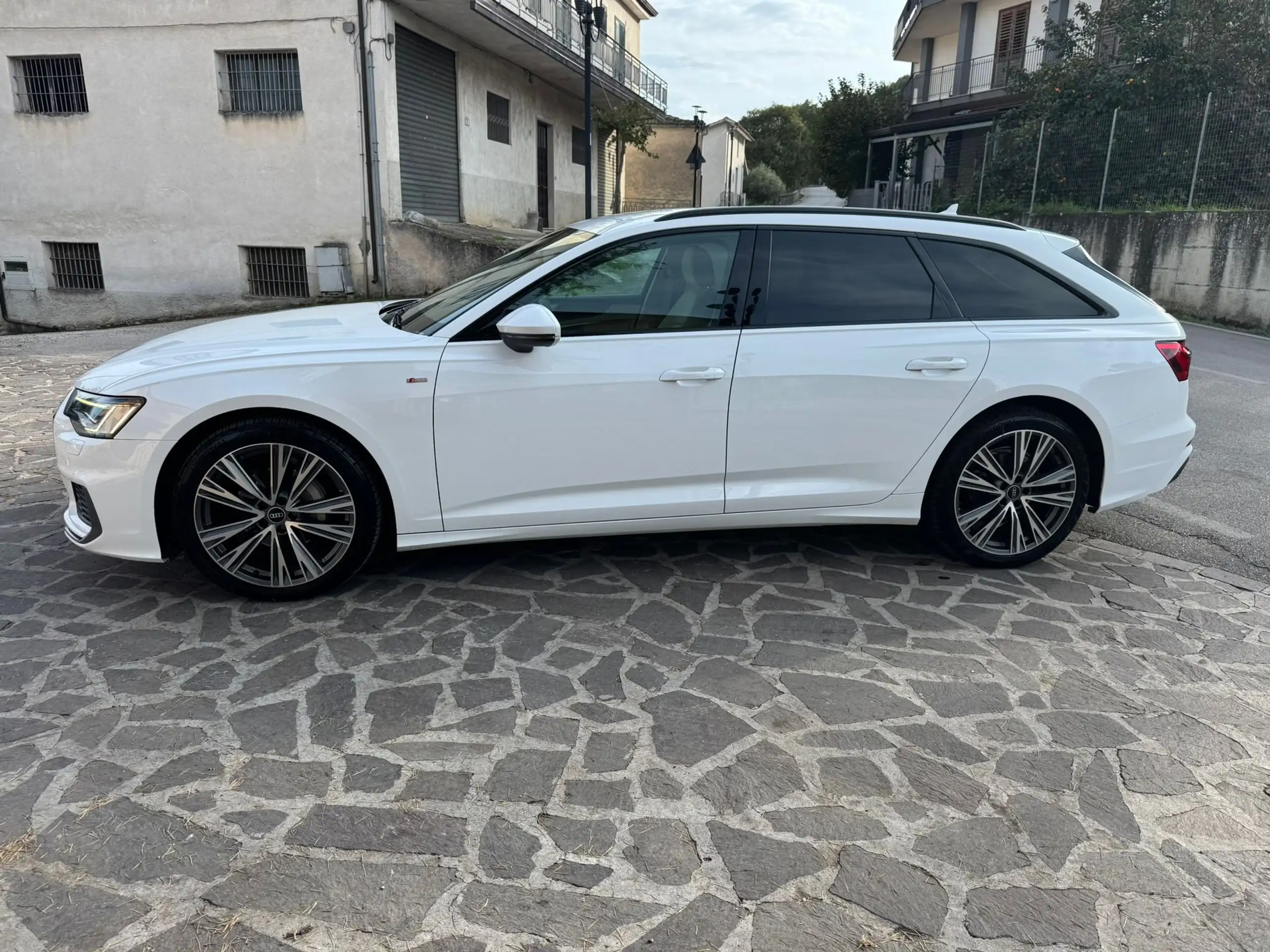 Audi - A6