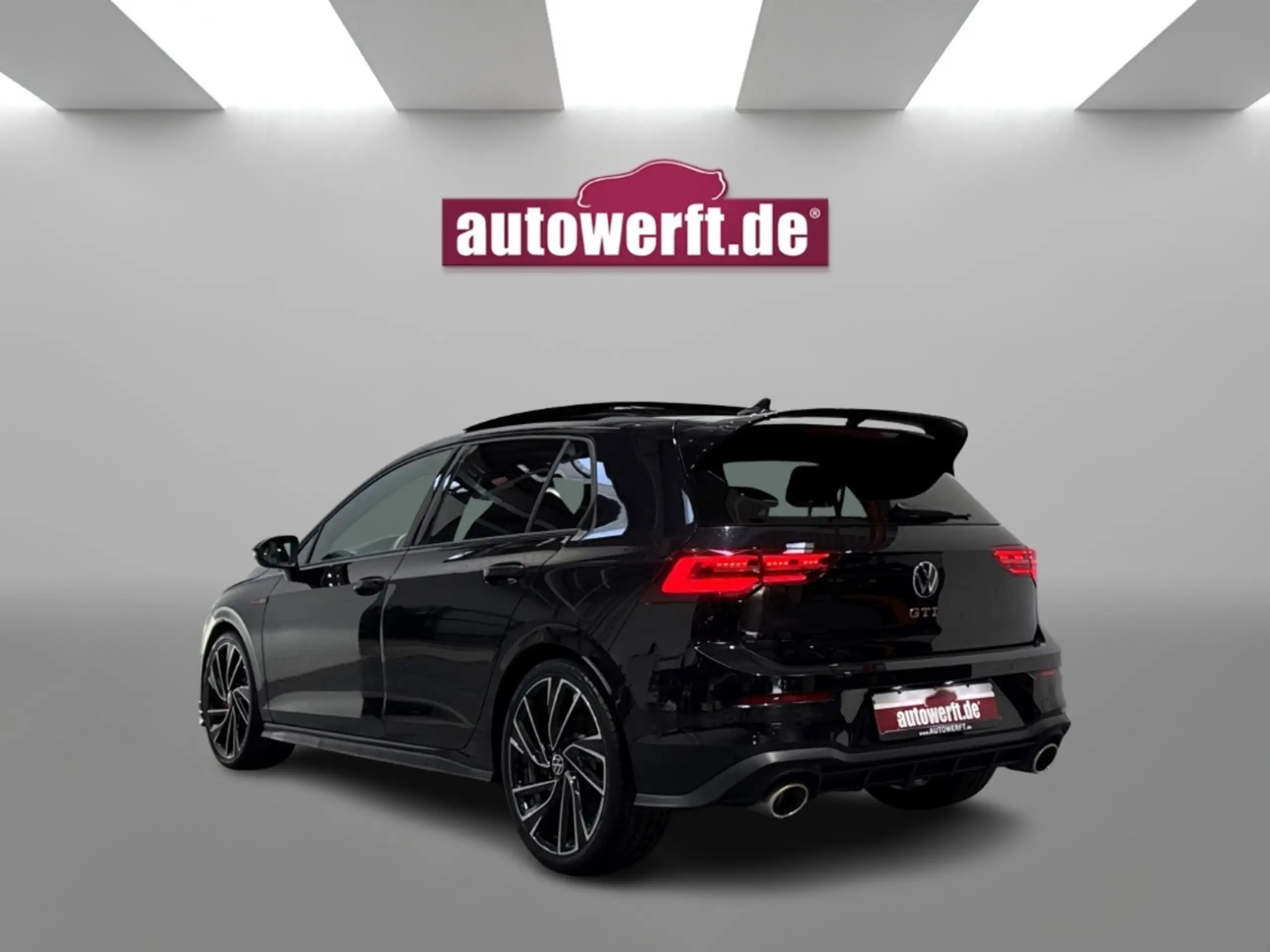 Volkswagen - Golf GTI