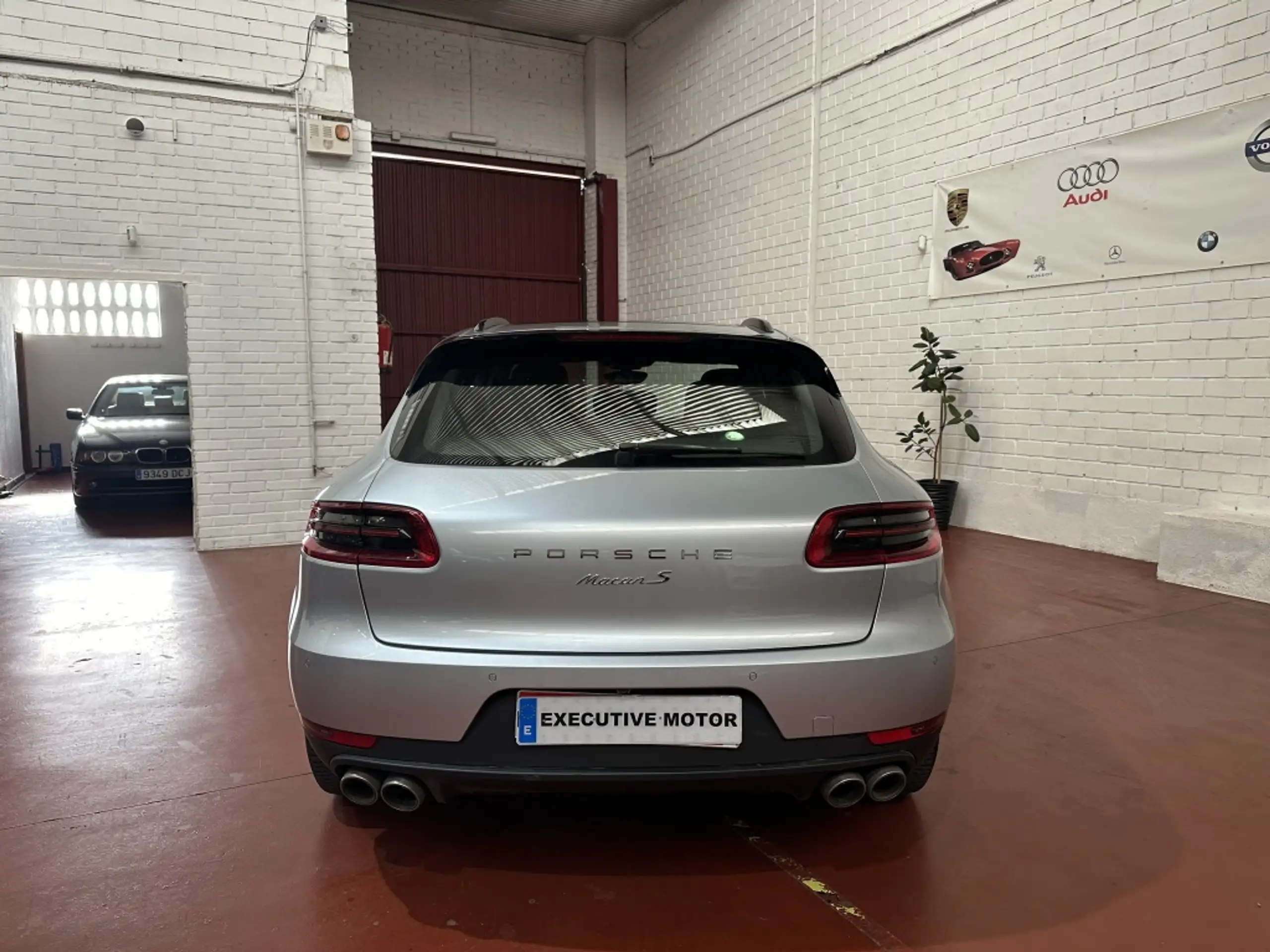 Porsche - Macan