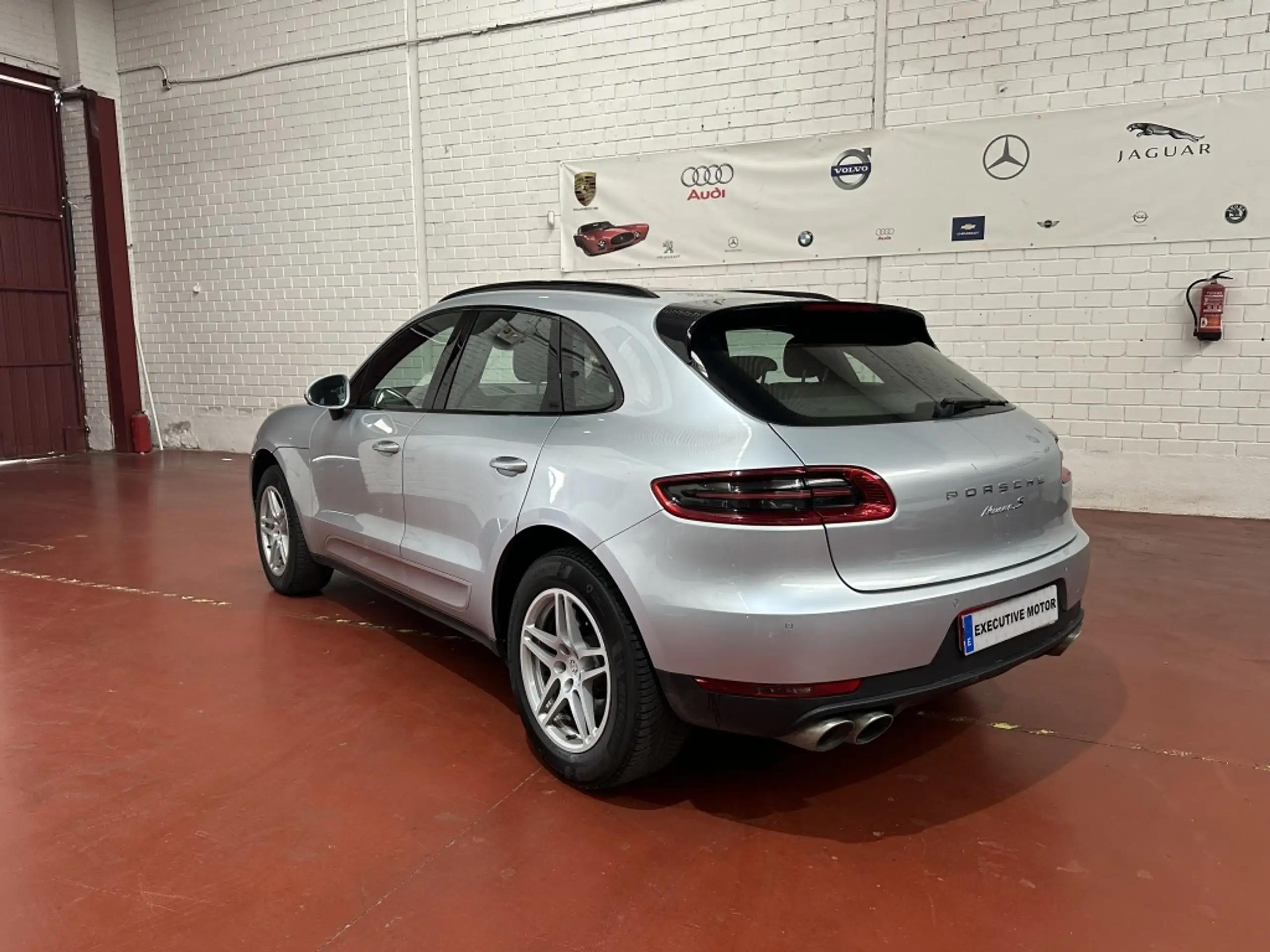 Porsche - Macan