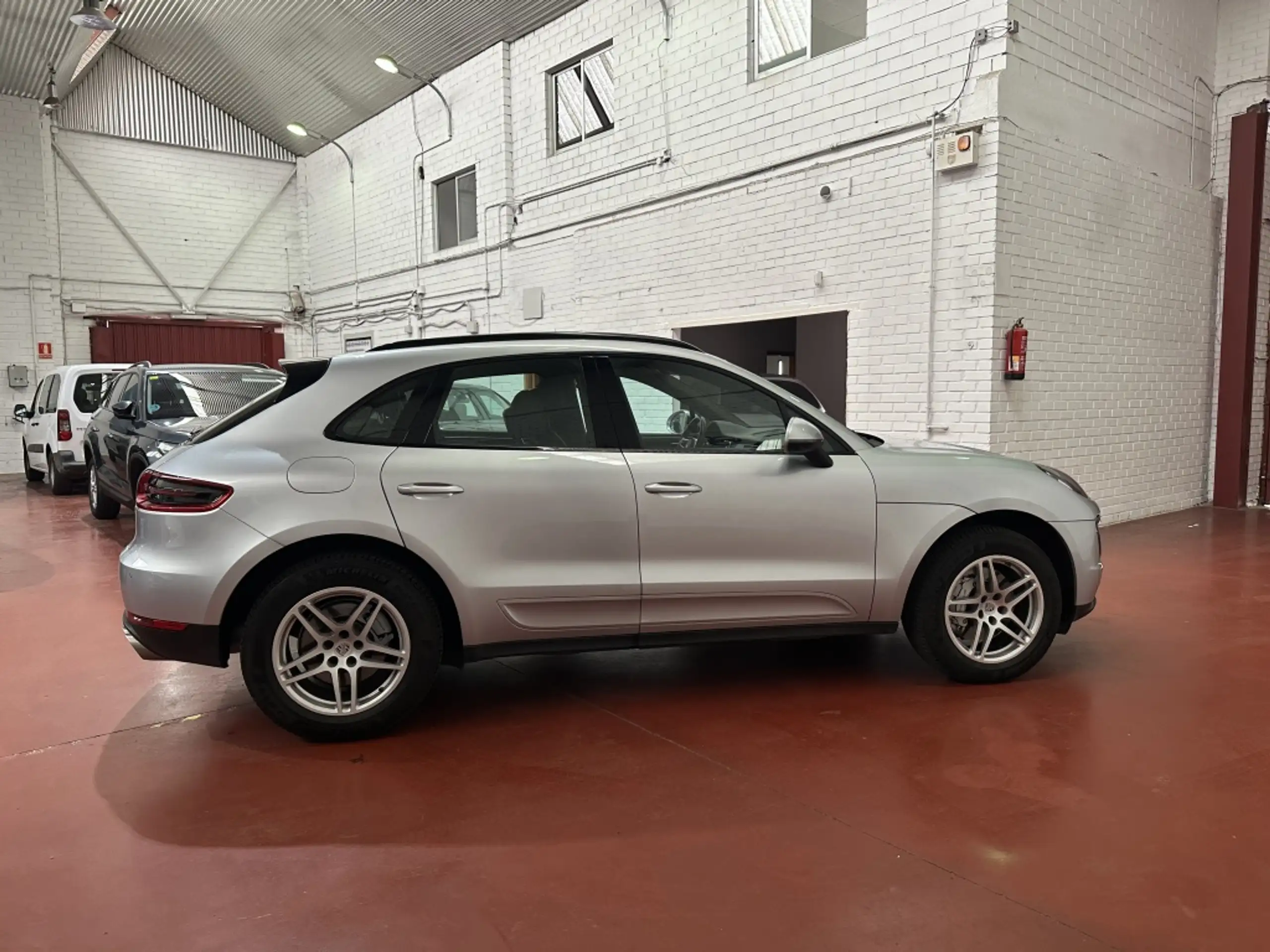 Porsche - Macan