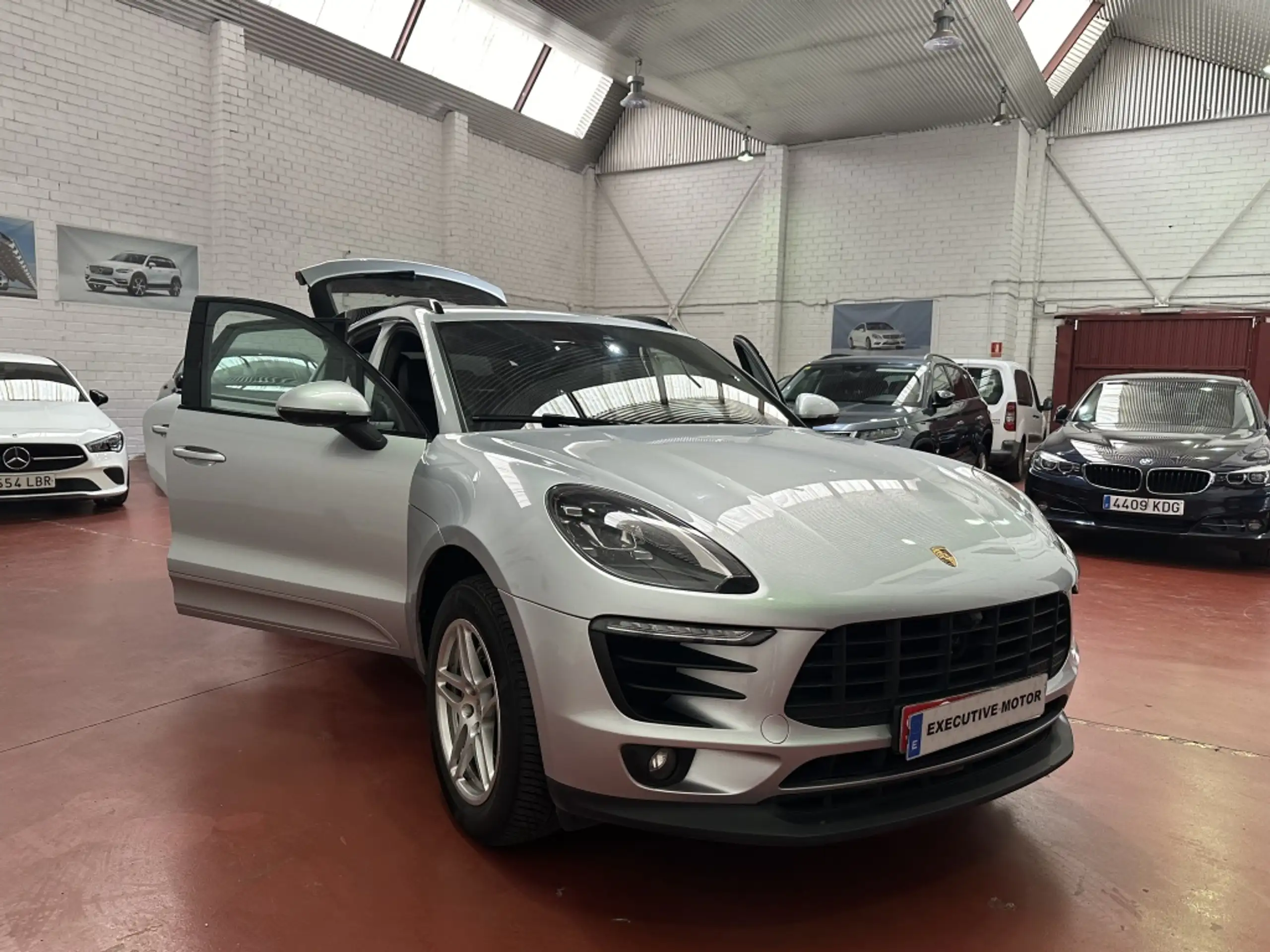 Porsche - Macan