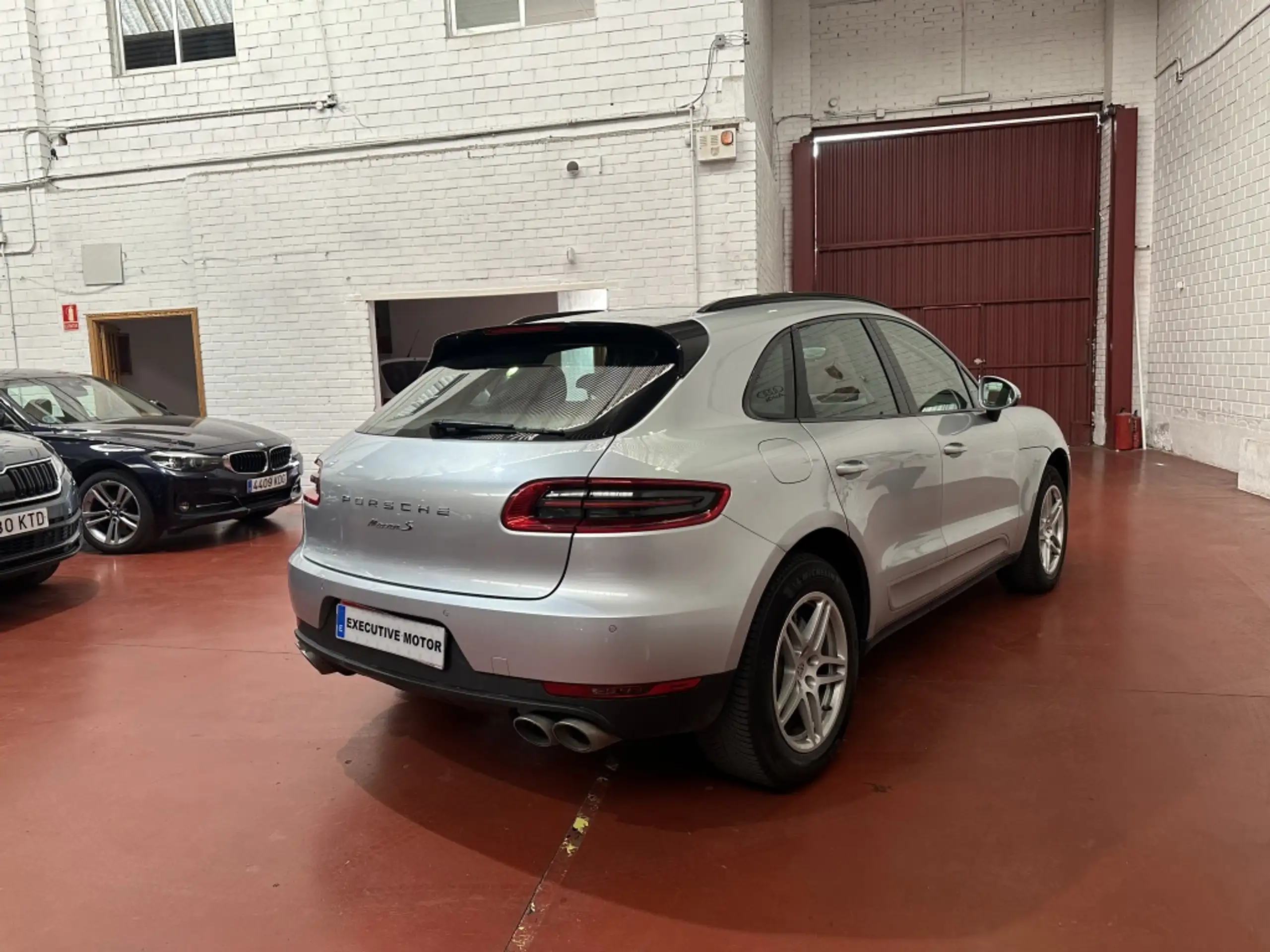 Porsche - Macan