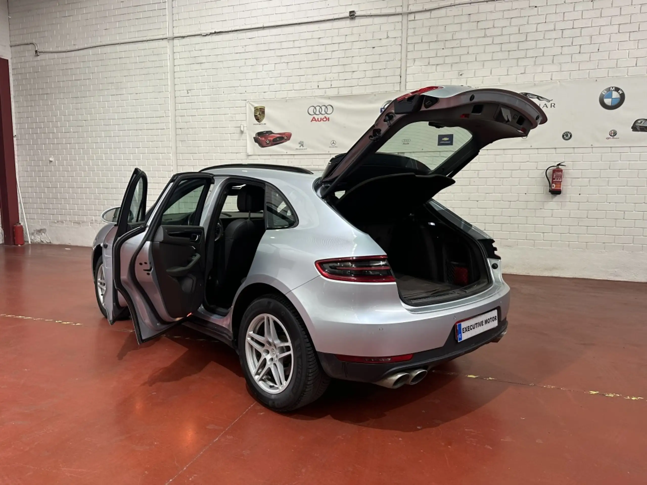 Porsche - Macan