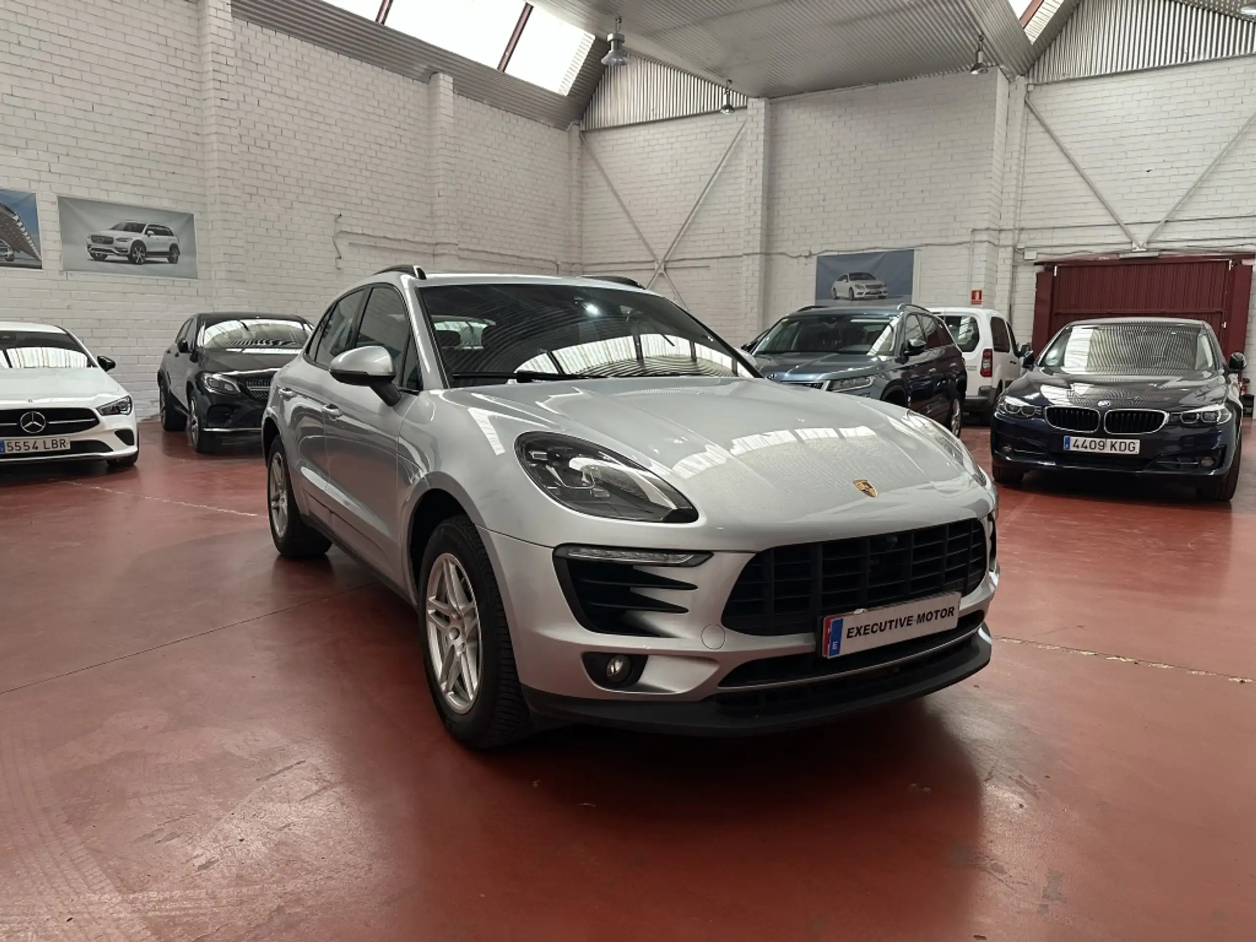 Porsche - Macan