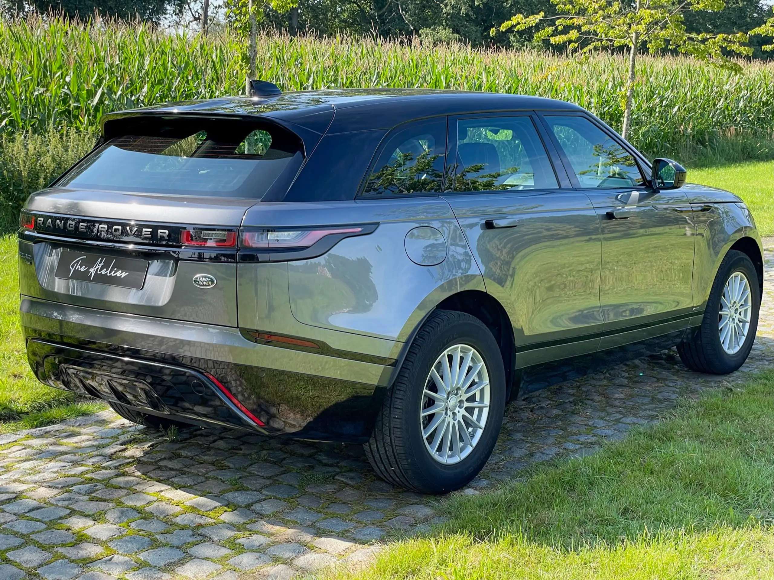 Land Rover - Range Rover Velar