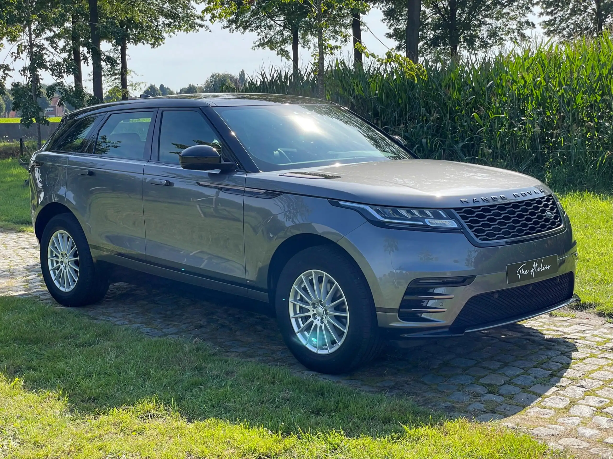 Land Rover - Range Rover Velar