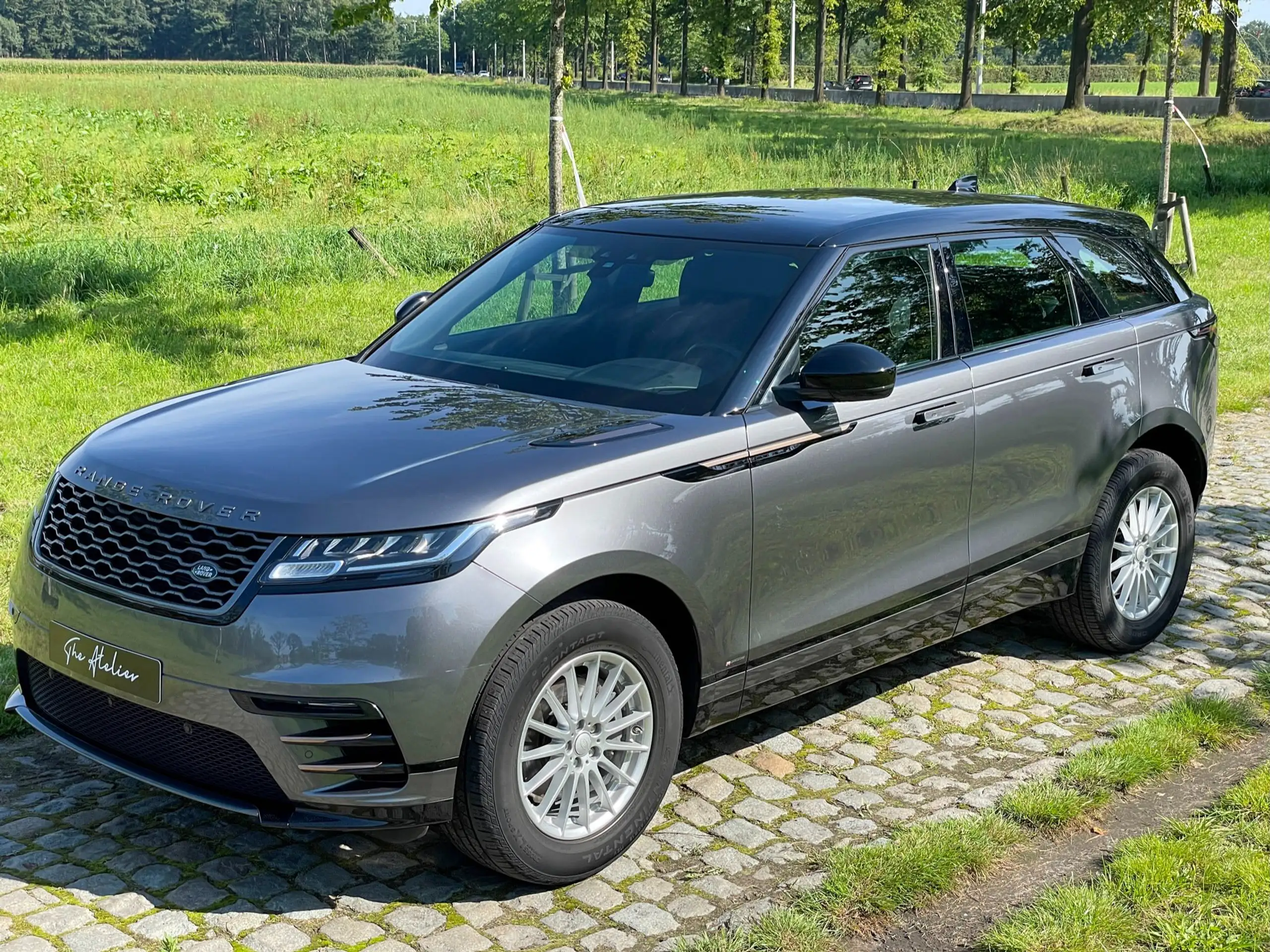 Land Rover - Range Rover Velar