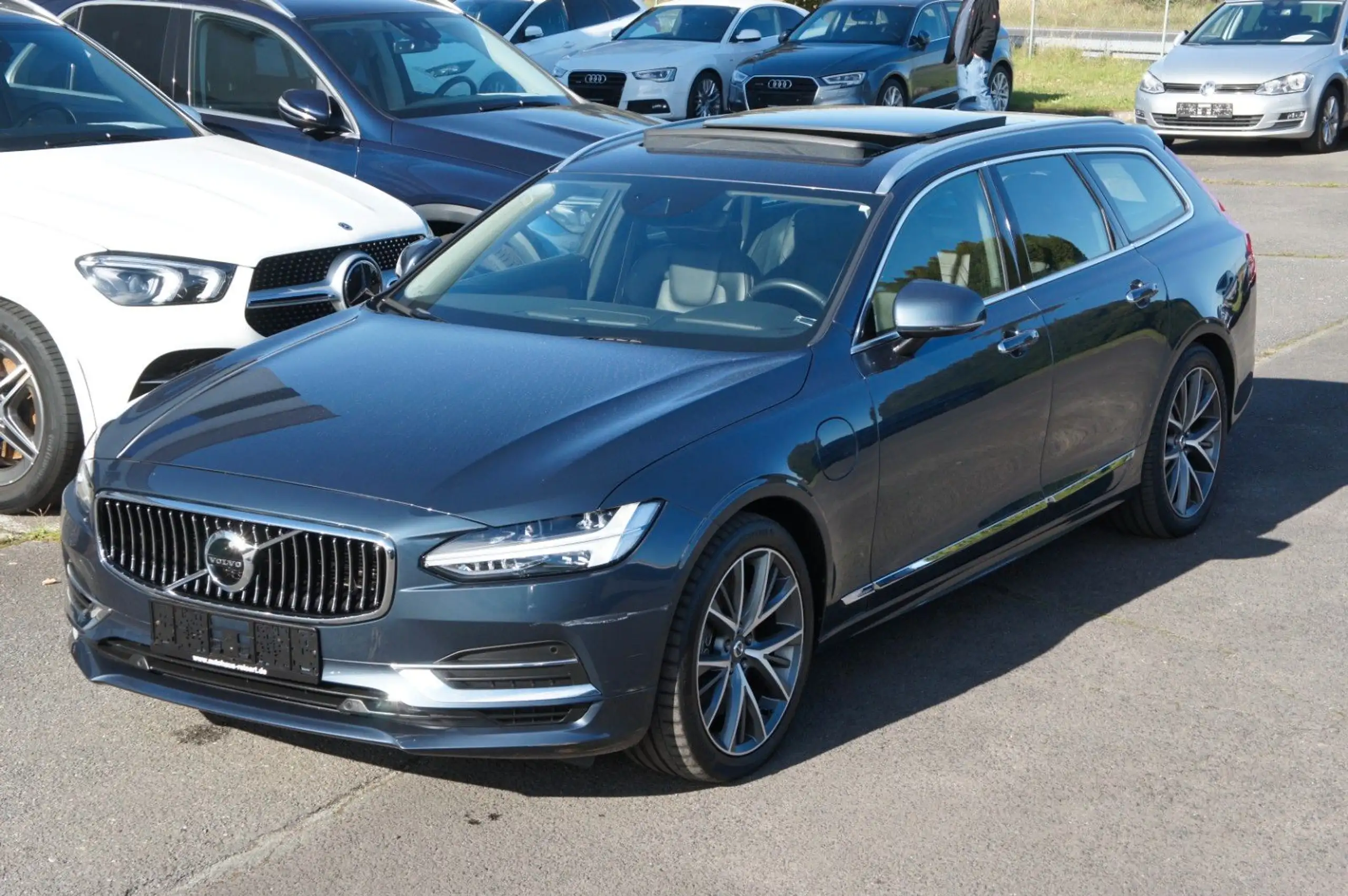 Volvo - V90