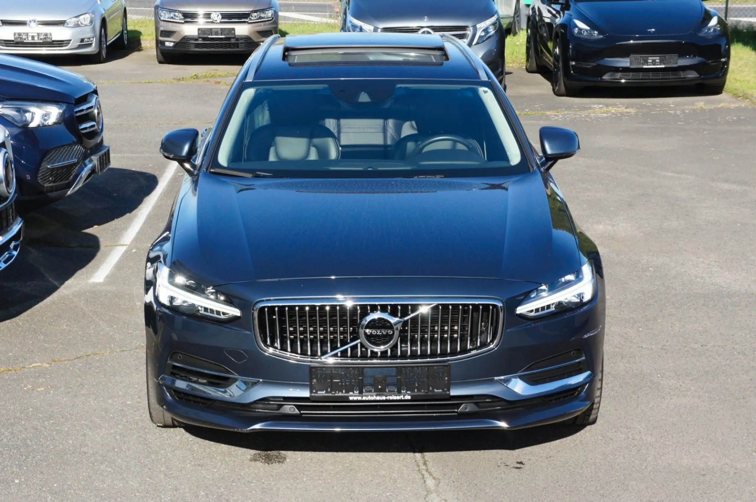 Volvo - V90