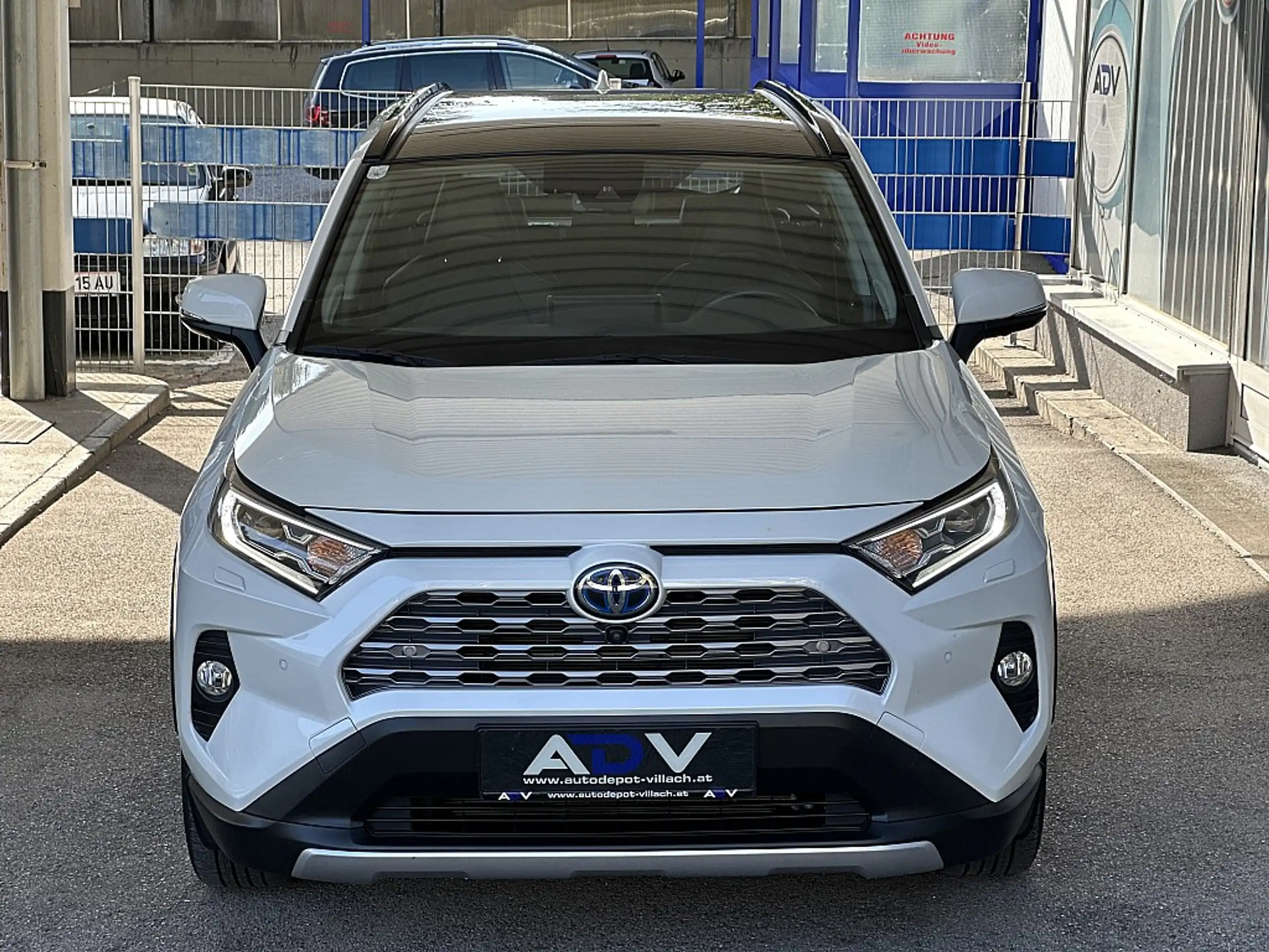 Toyota - RAV 4