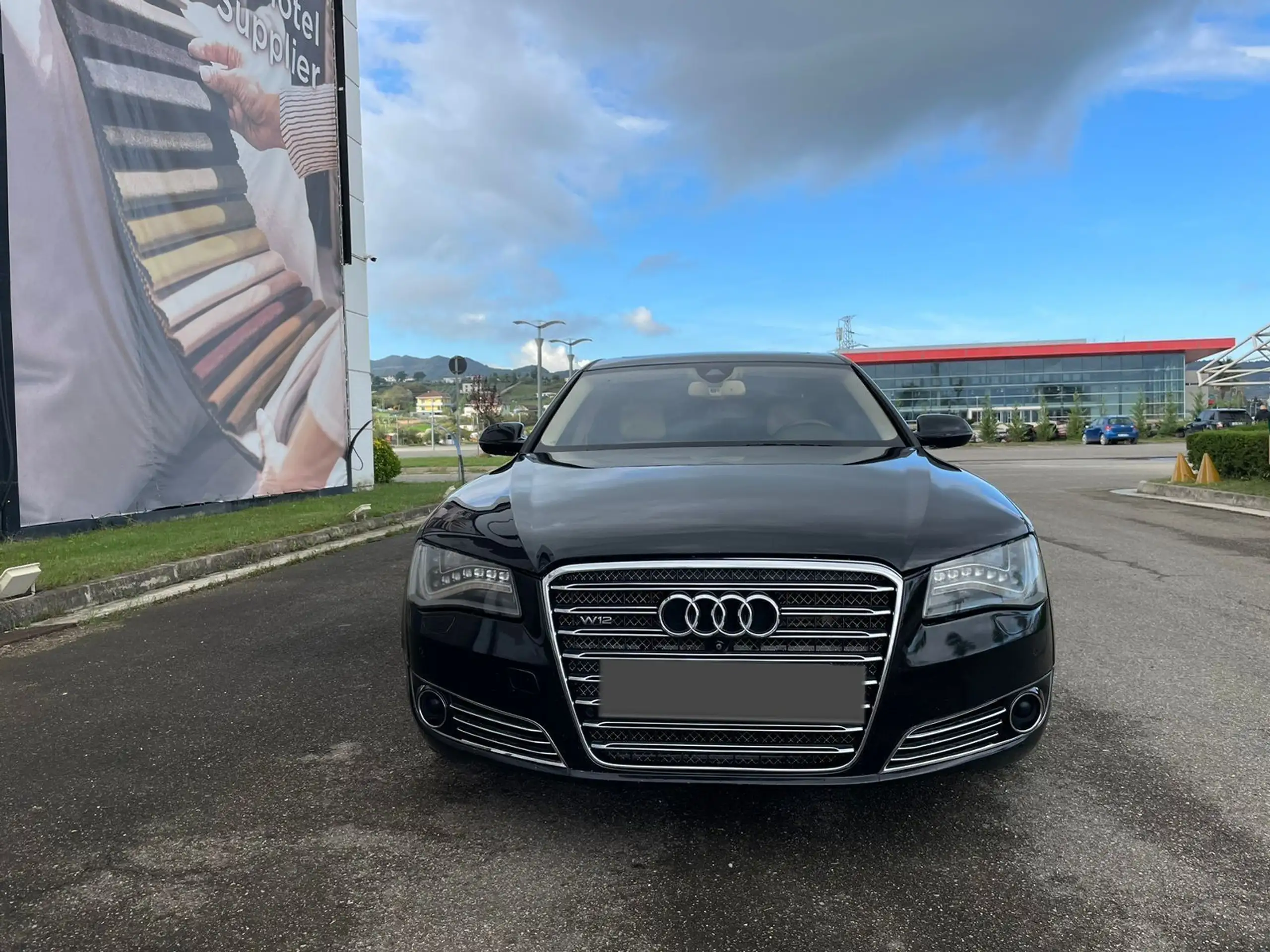 Audi - A8