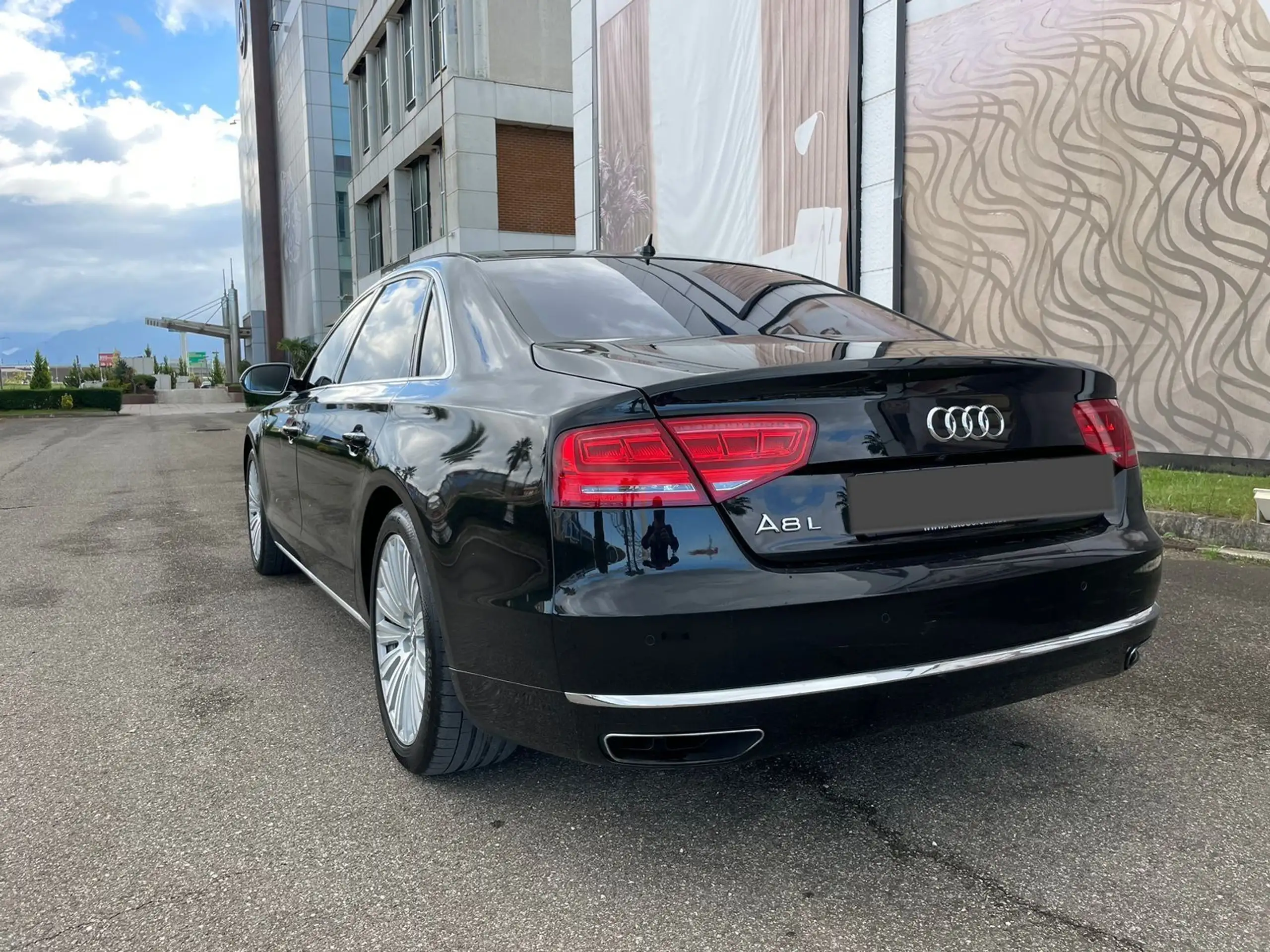 Audi - A8