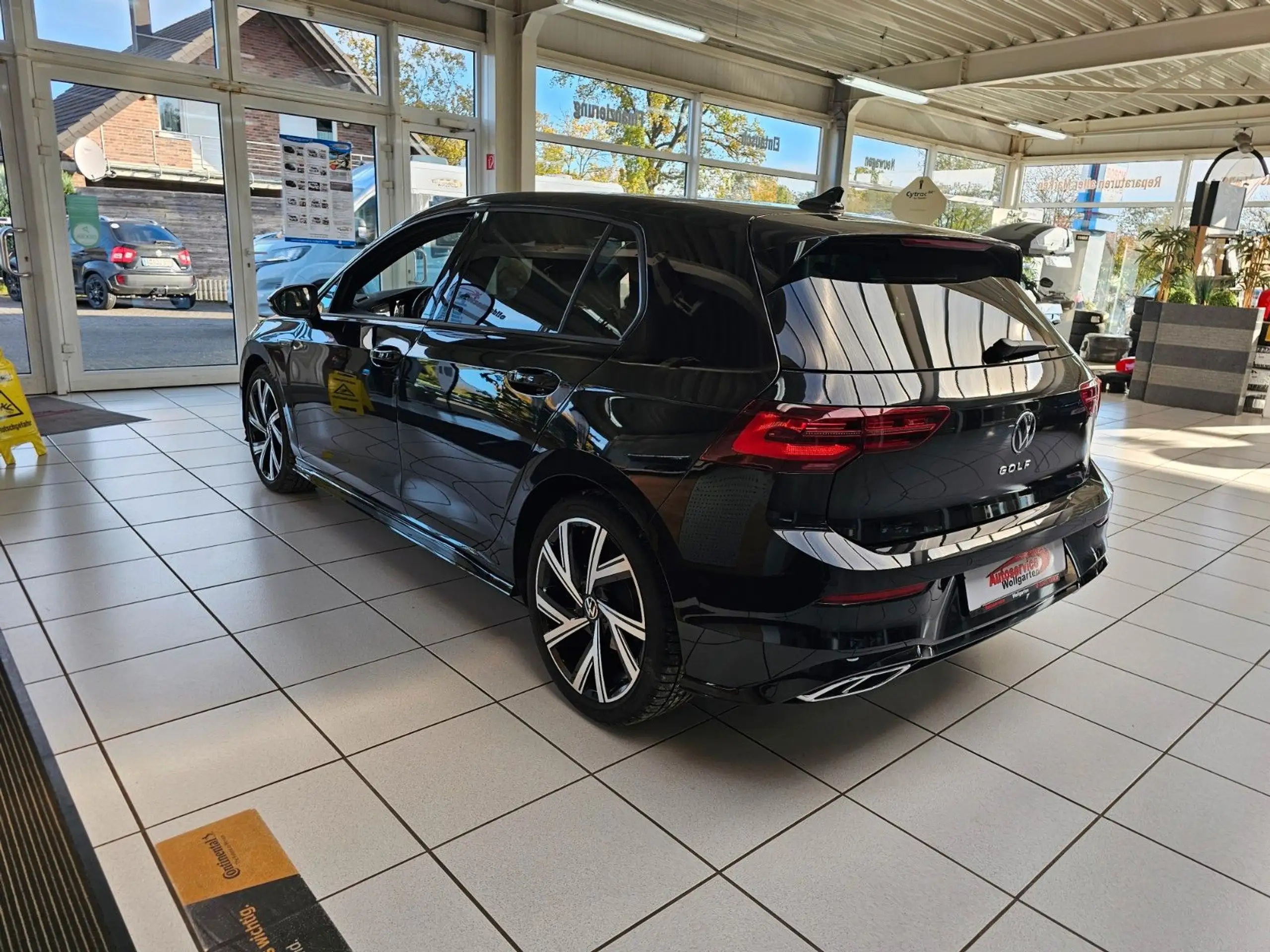 Volkswagen - Golf