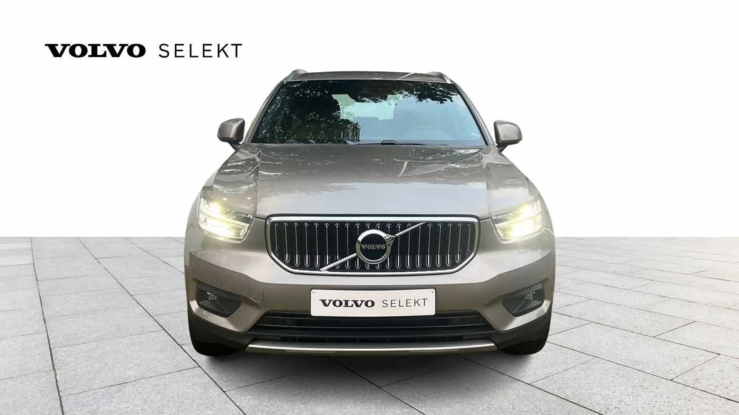 Volvo - XC40