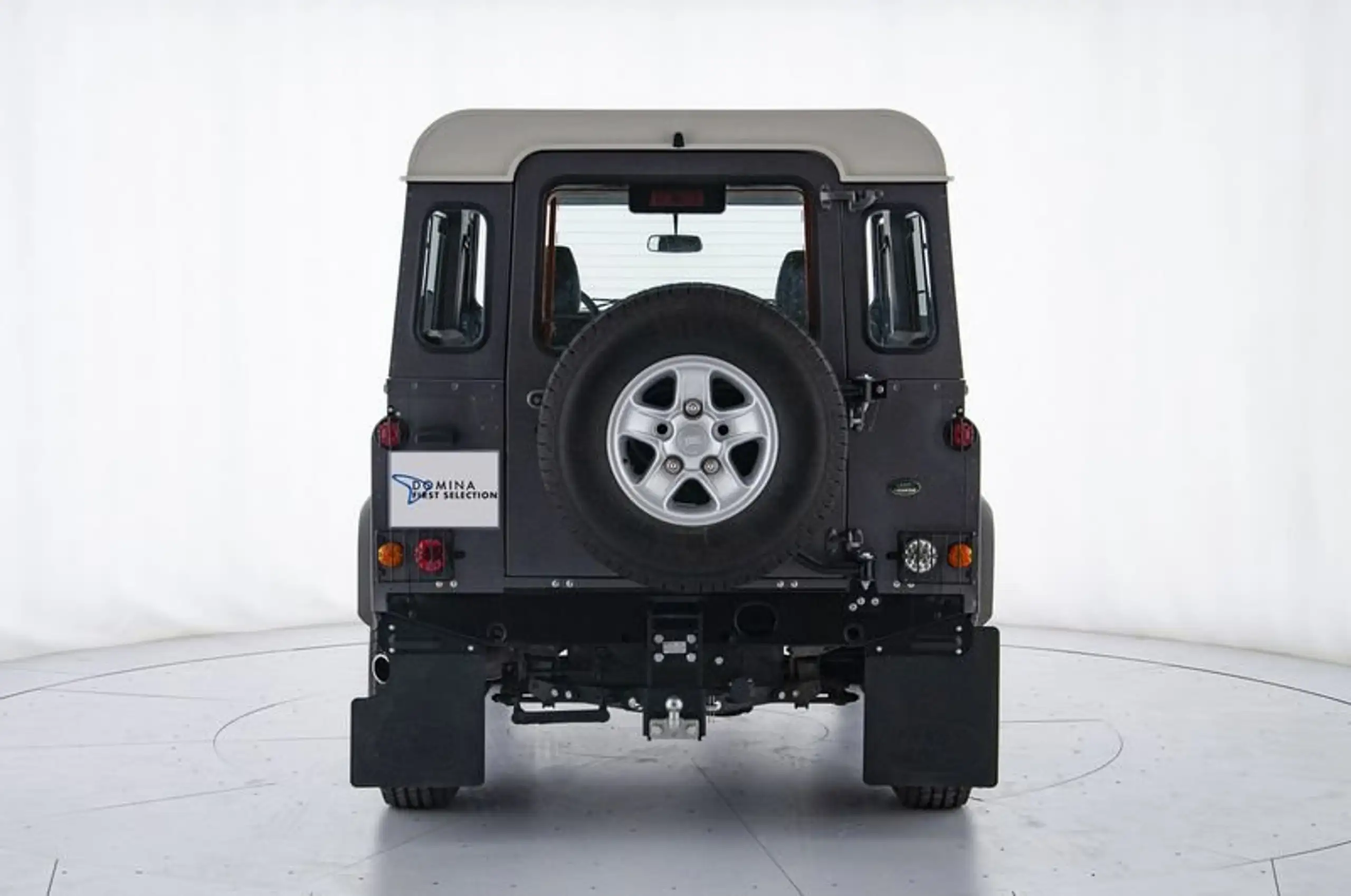 Land Rover - Defender