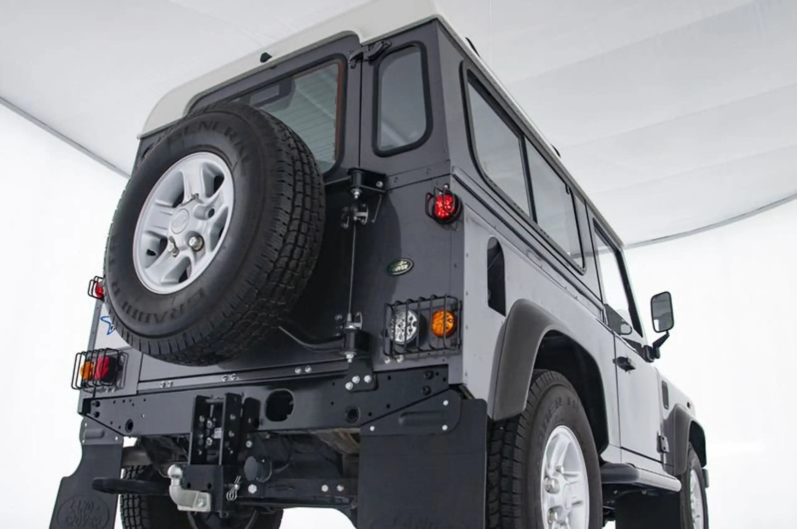 Land Rover - Defender