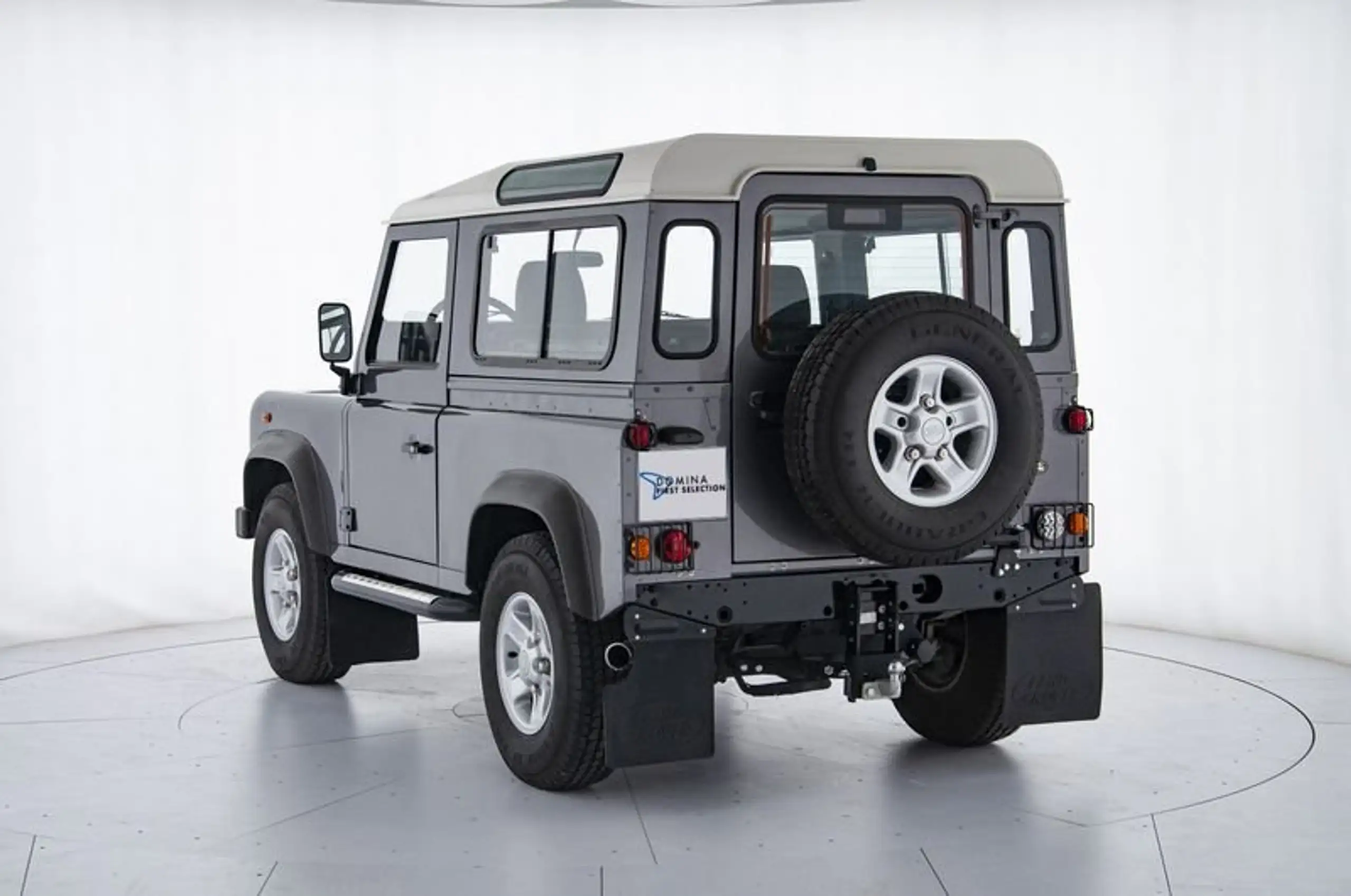 Land Rover - Defender