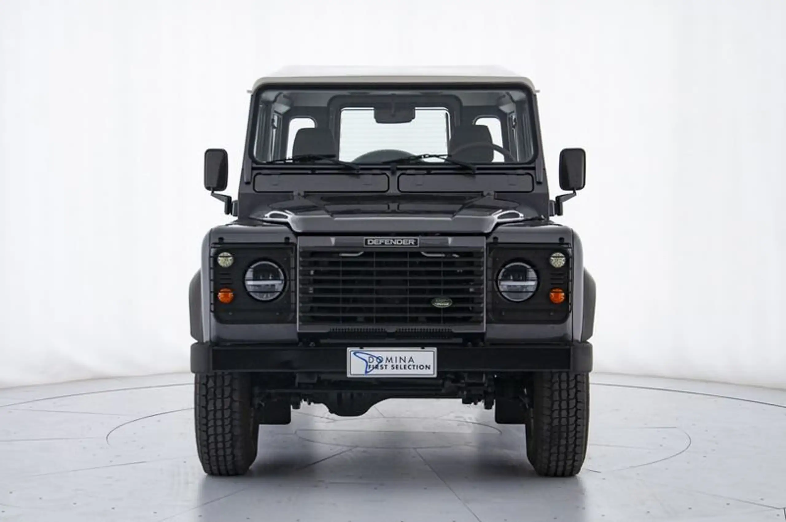 Land Rover - Defender