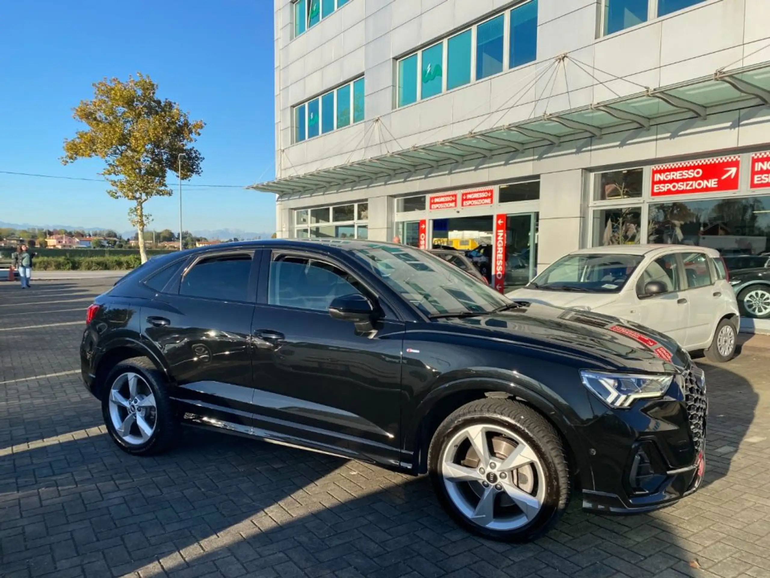 Audi - Q3